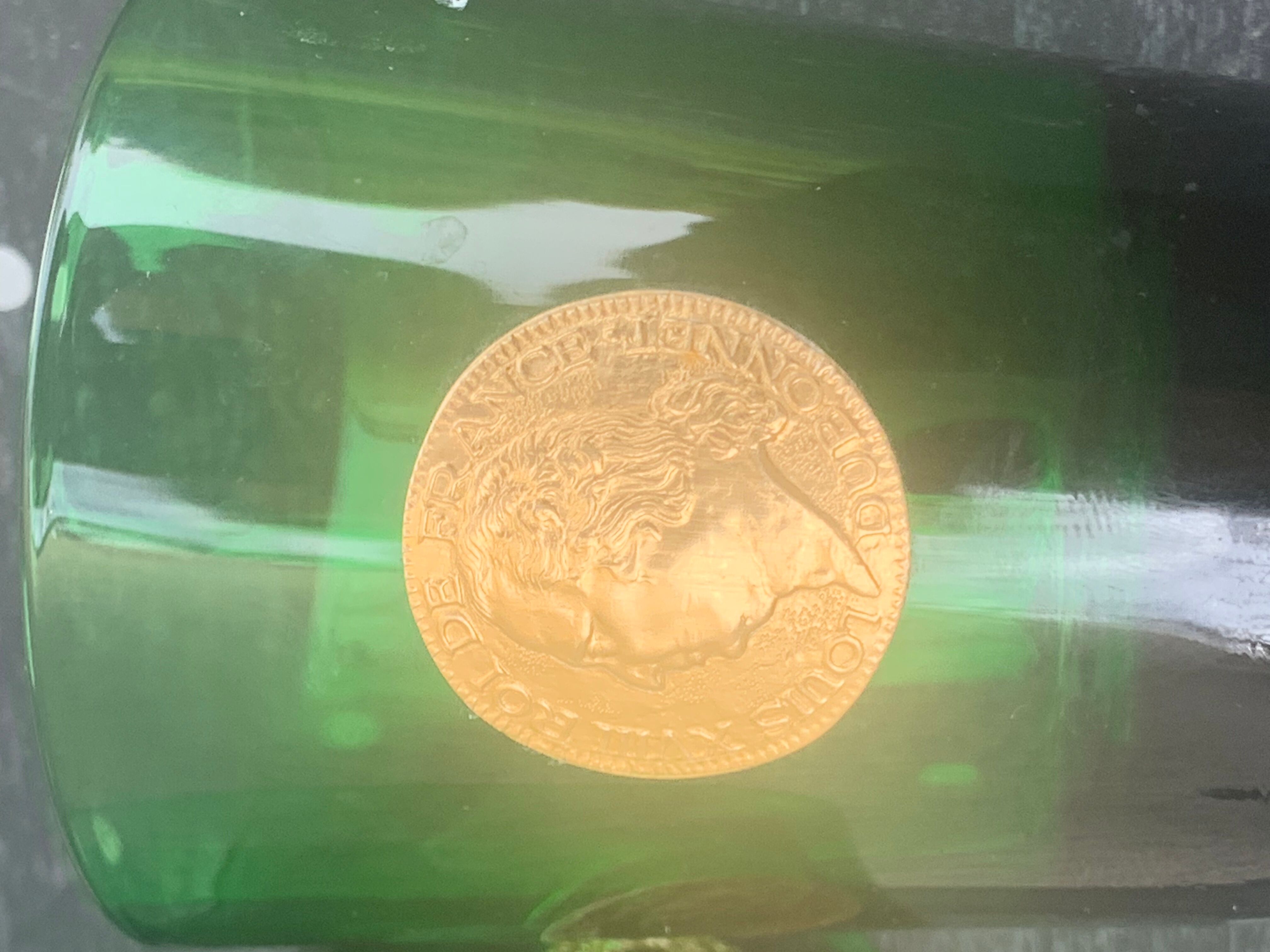 Set of 2 whisky glasses, aperitif, dubonnet, green glass, gold medalist in front, collector