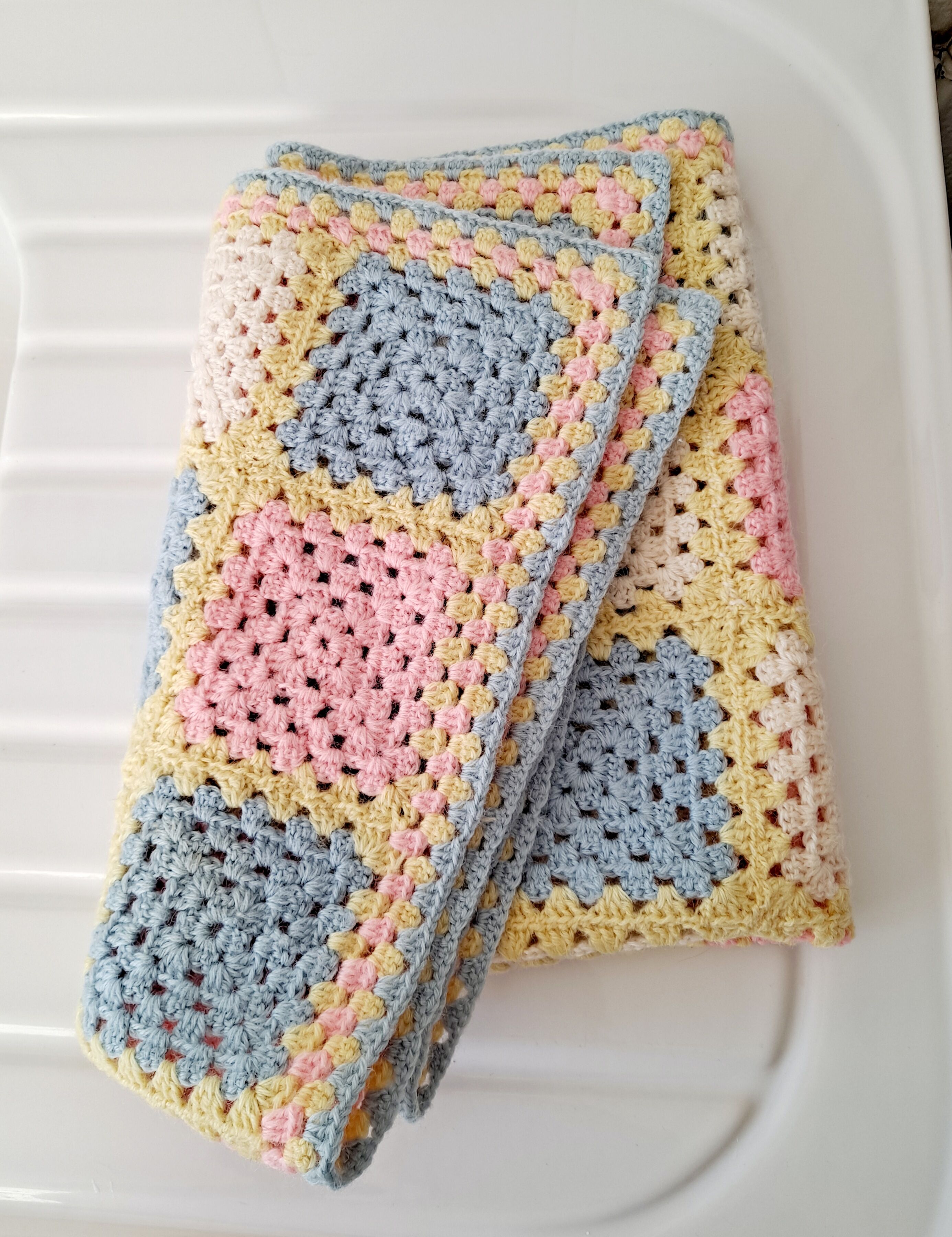 Crocheted baby plaid cover
