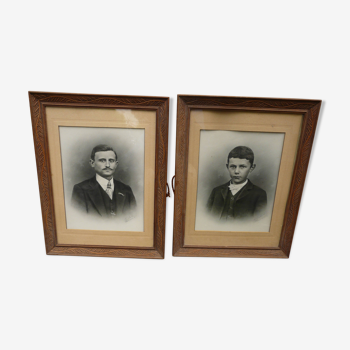 pair of wooden frames with photos signed 1923 45.3X35.3cm