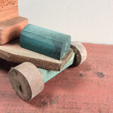 Jouet camion en bois bleu 50's