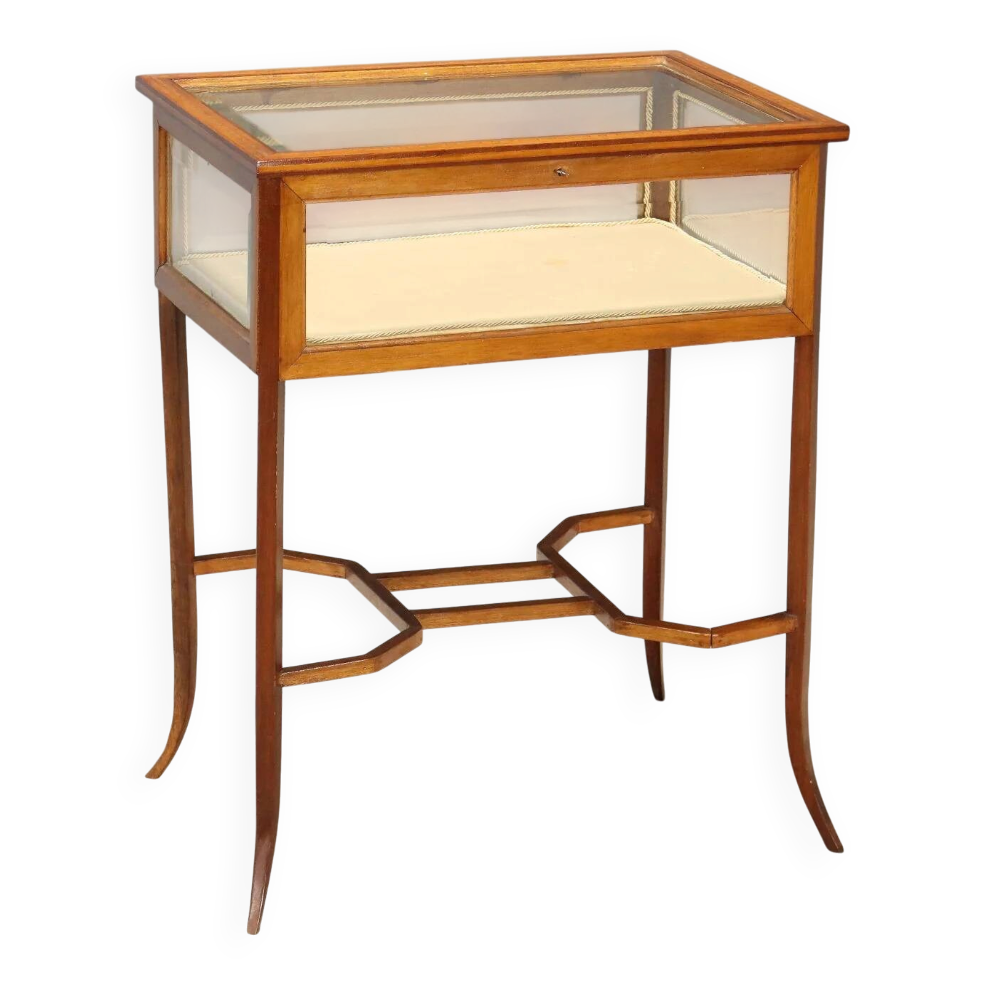Showcase table in mahogany with bevelled glass.