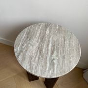 Side table in marble / solid oak