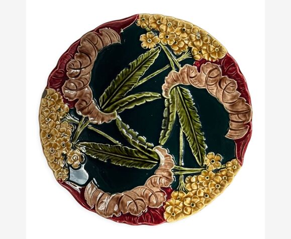 Assiette début XXème siècle en céramique