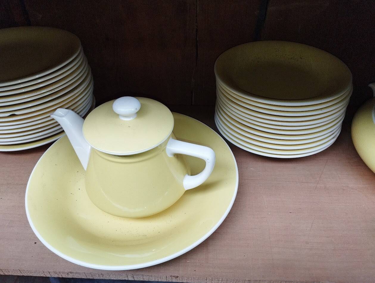 Villeroy & Boch dinnerware set