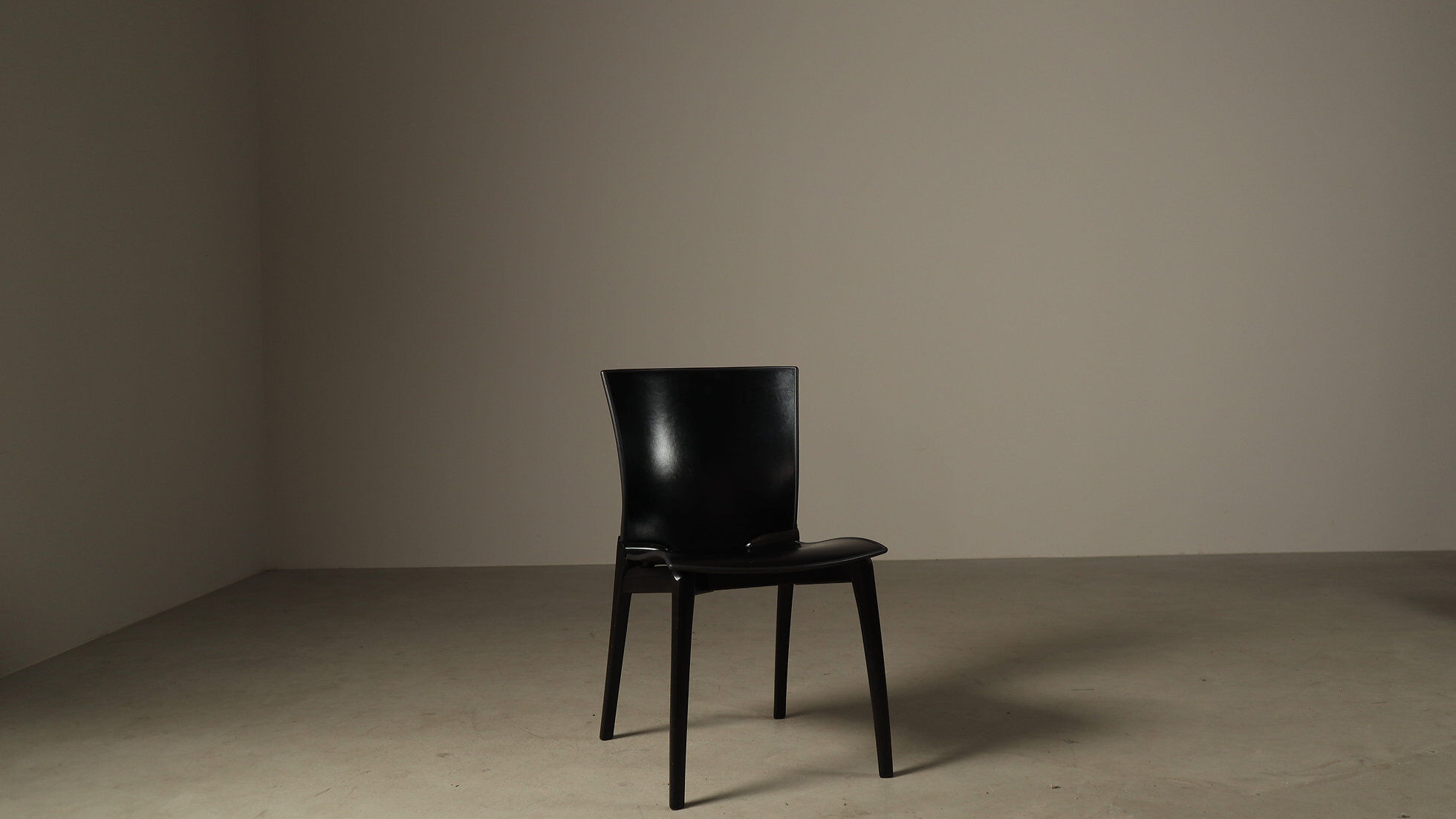 7 chaises Cos par Josep Lluscà pour Cassina, Italie, 1994