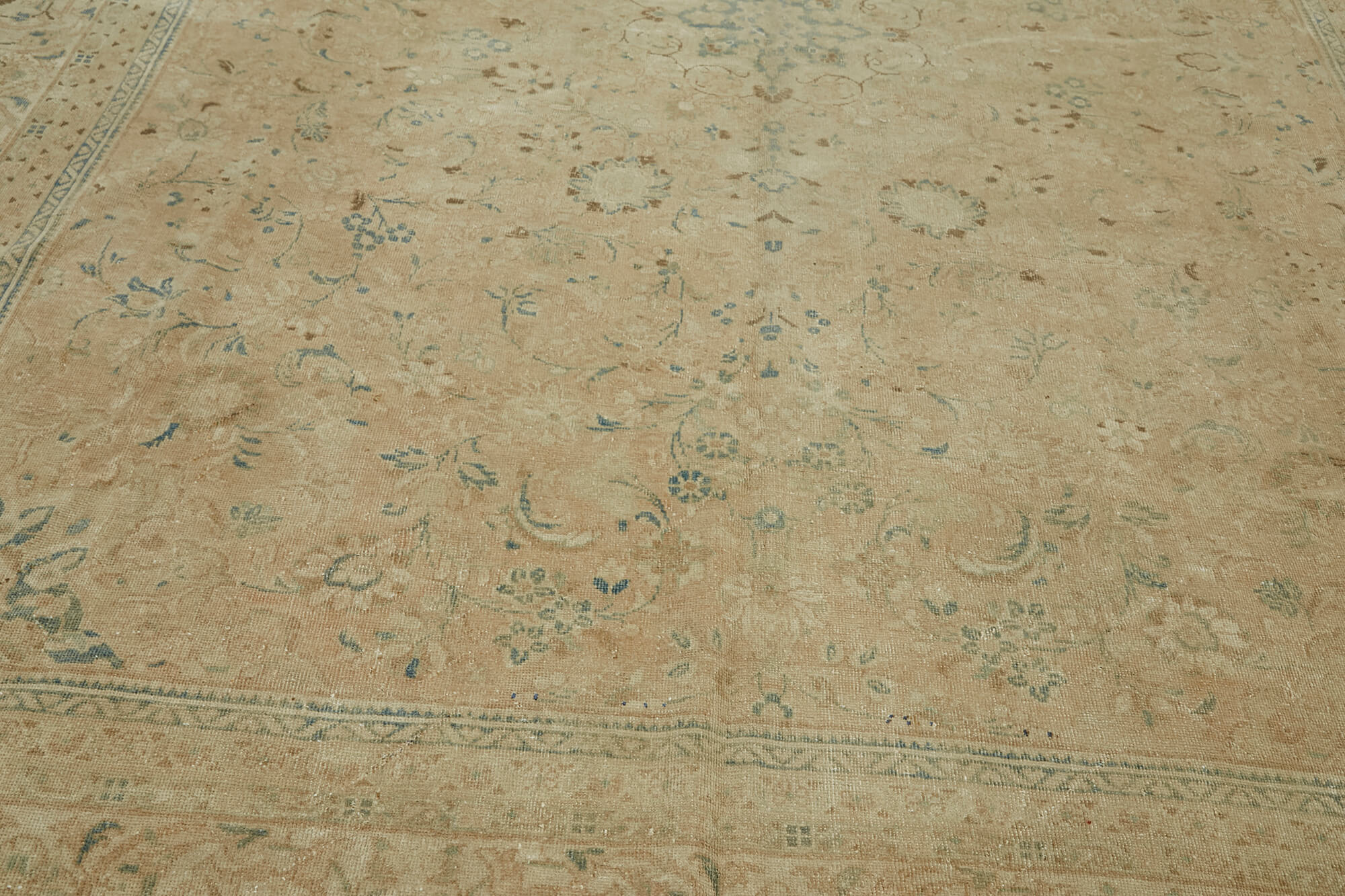 Handmade oriental 1980s 294 cm x 407 cm beige wool carpet