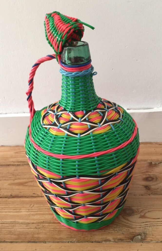 Bottle scoubidou