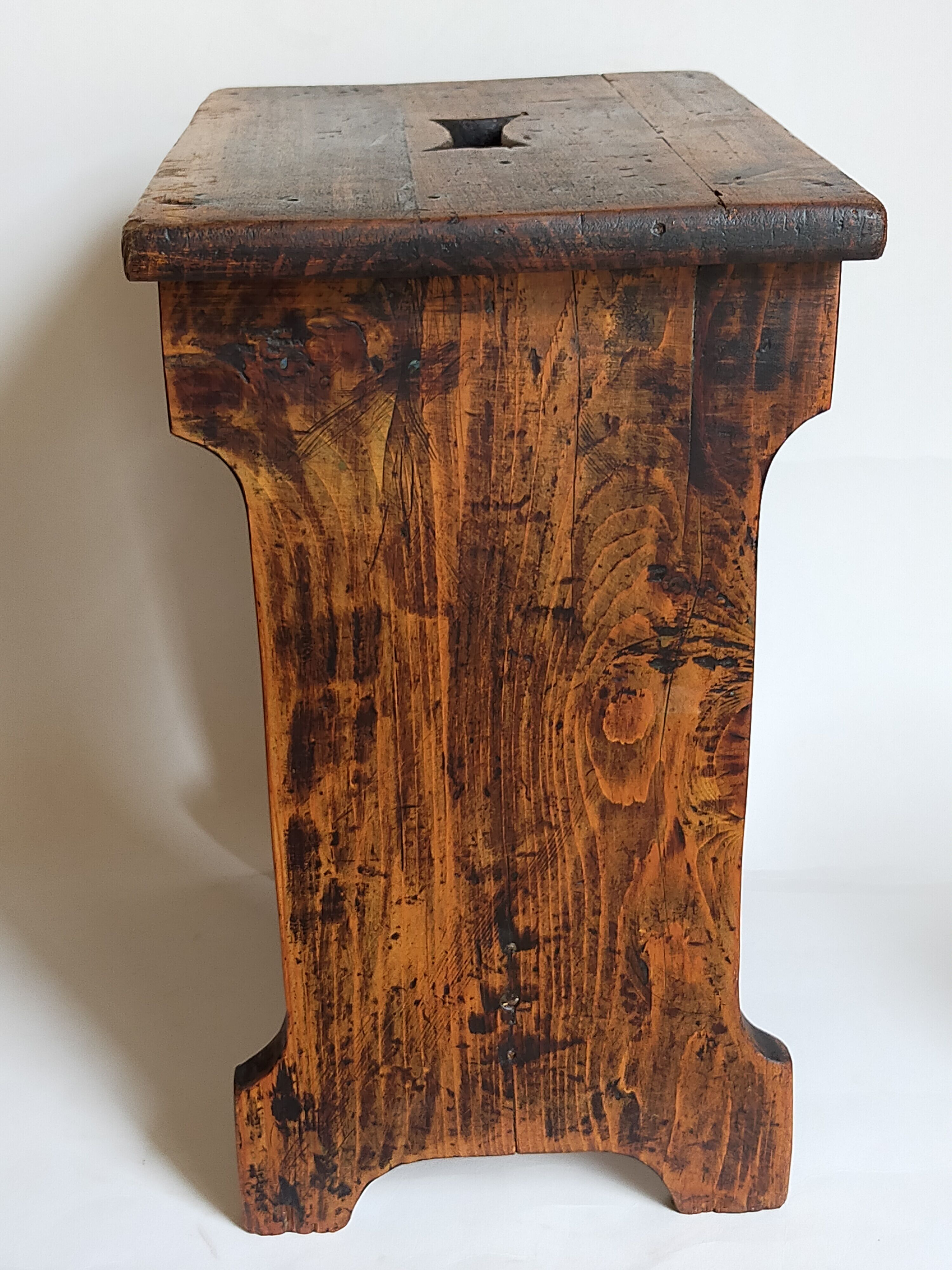 Stool of auxiliary Art-popular in old solid wood