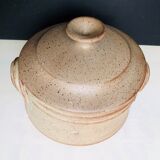 Covered terracotta pot