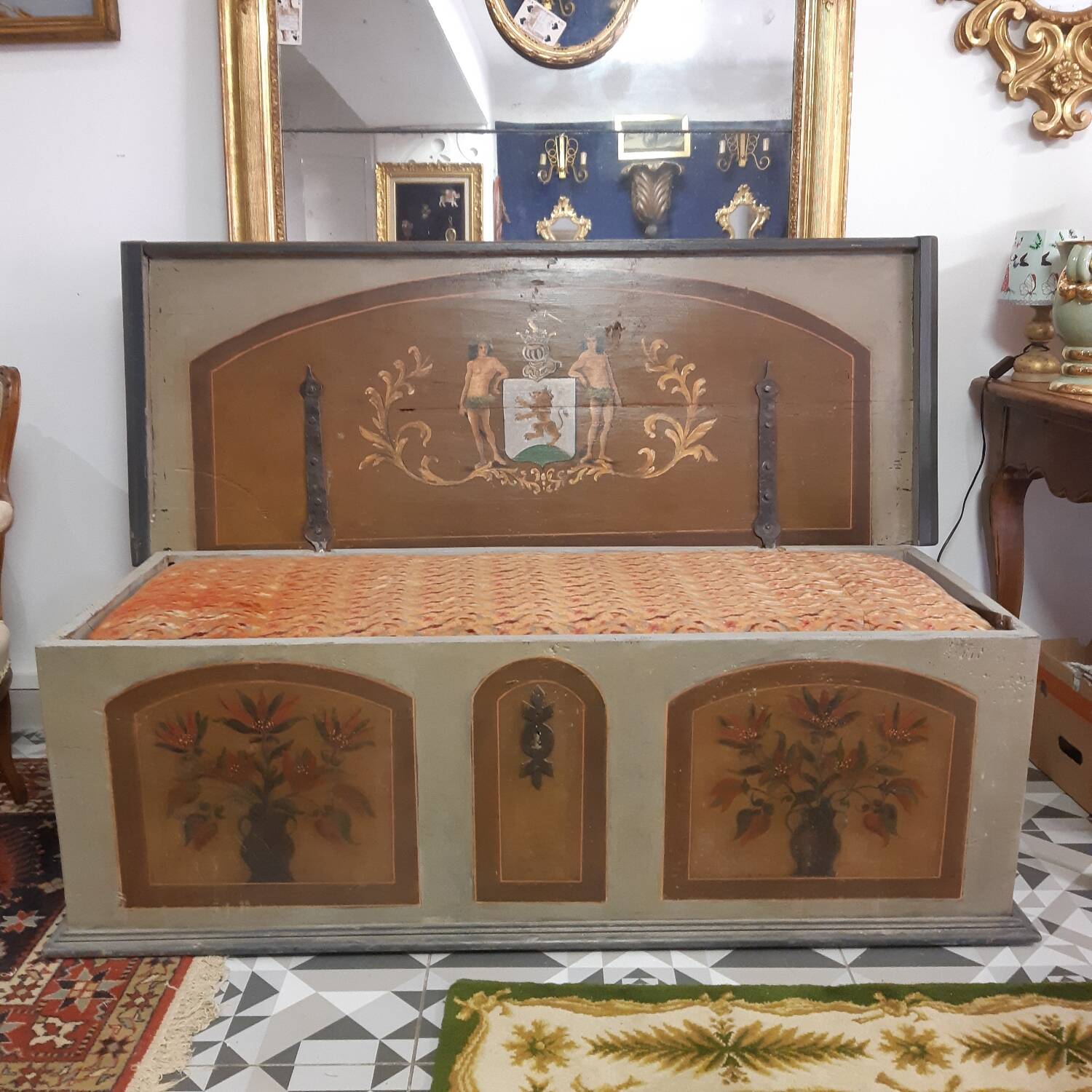 Grand coffre banquette peint 149X58