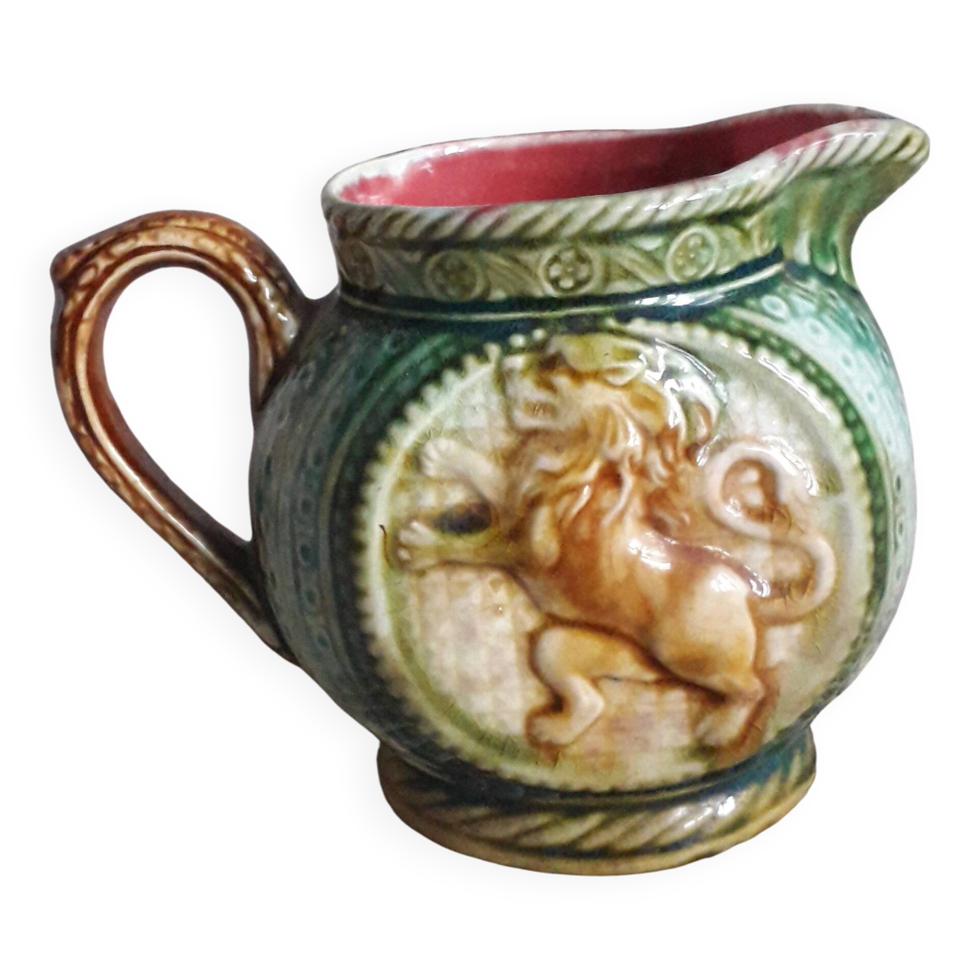 Onnaing slip ceramics