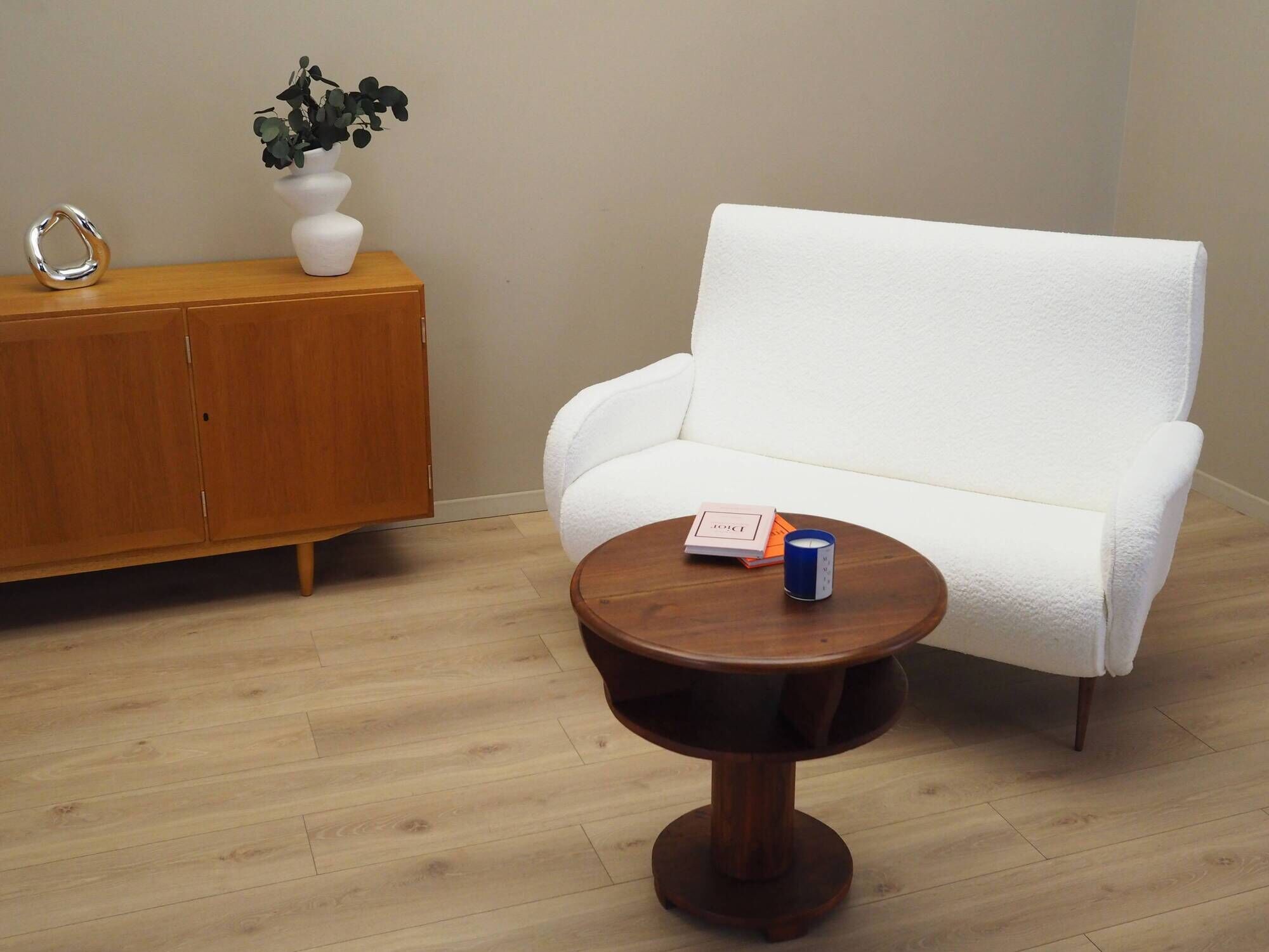 White sofa, Italian design, 1970s, production: Italy