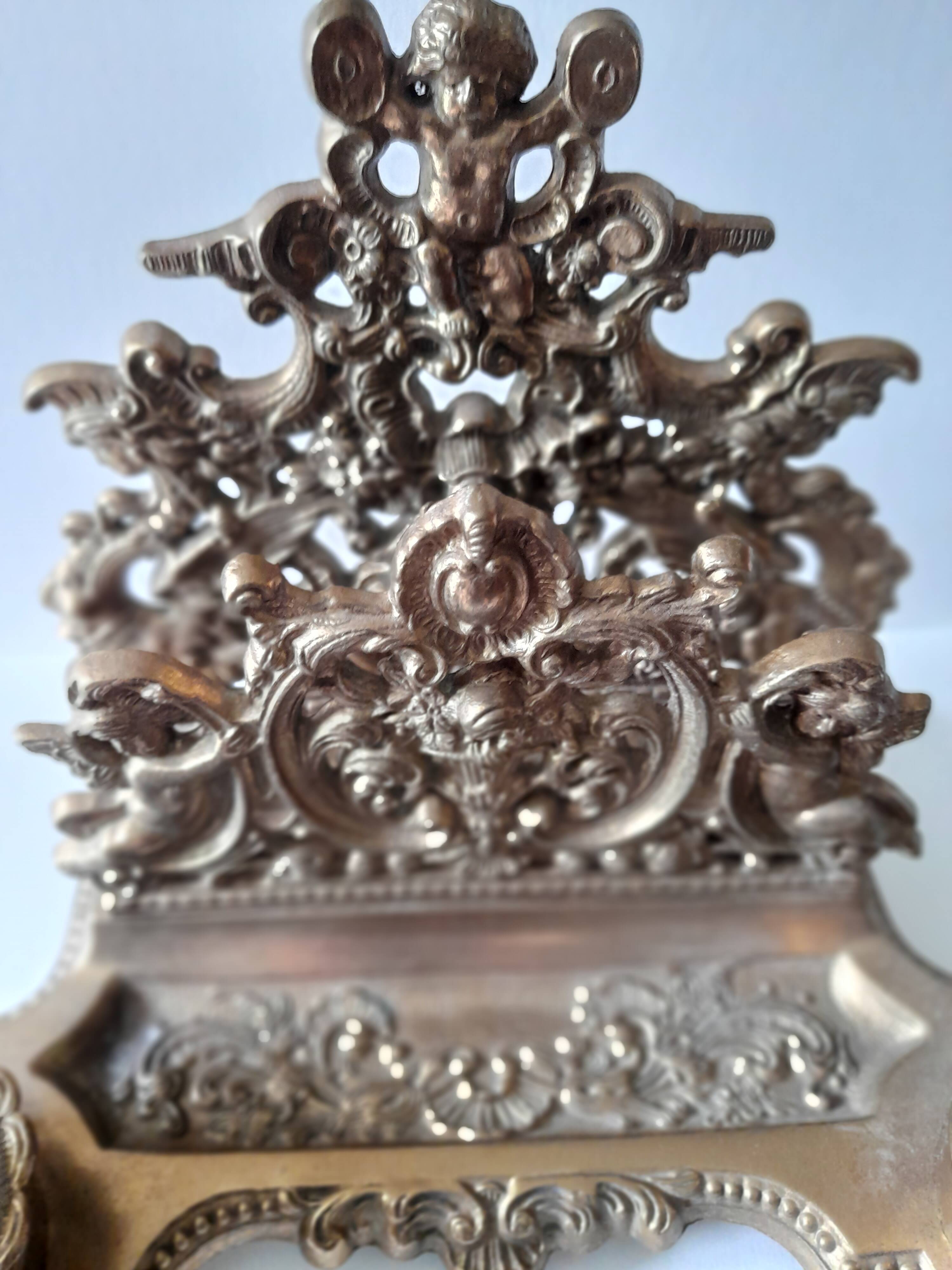 Double inker door feathers door letters style louis xv