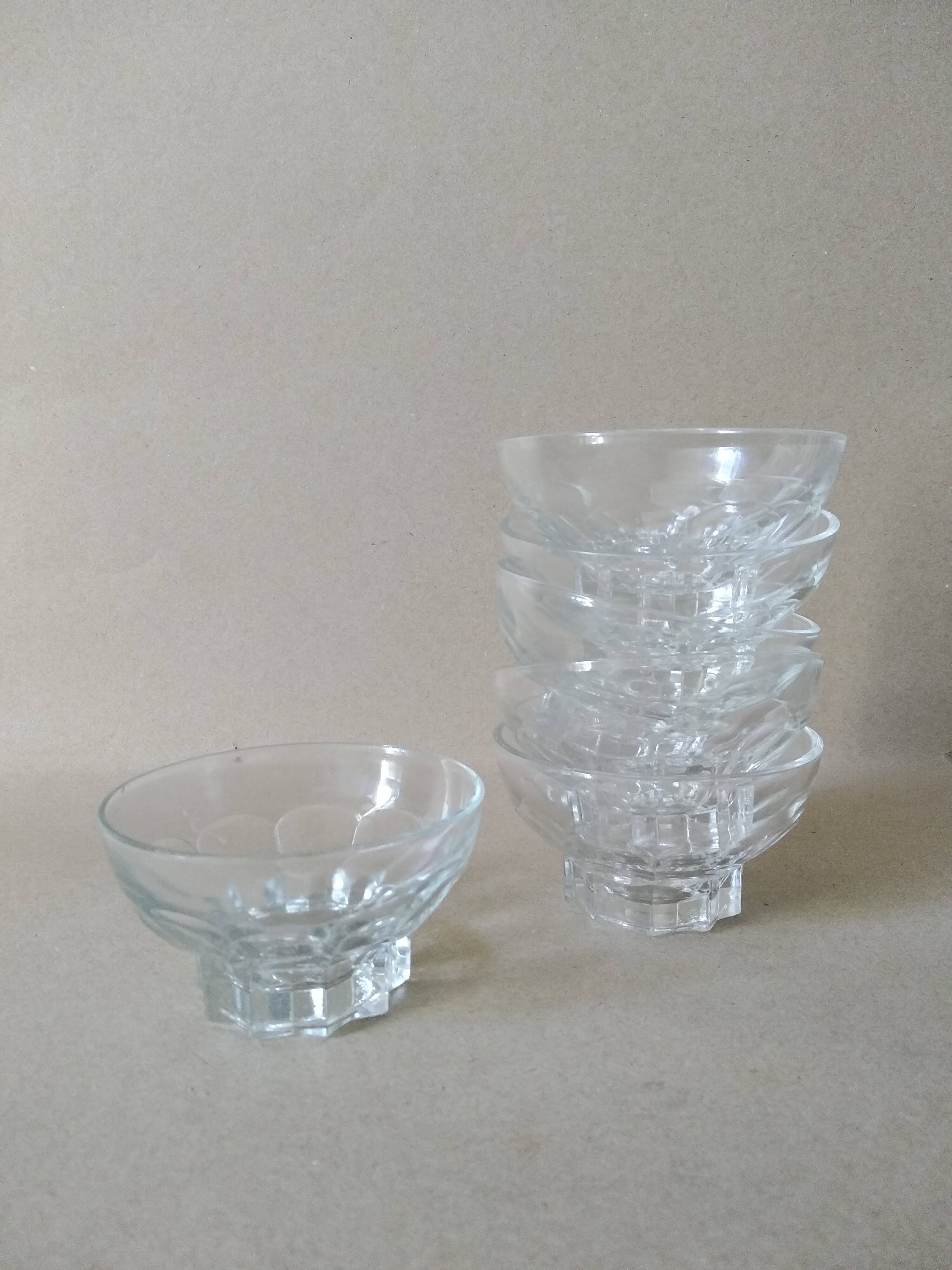 6 glass bowls