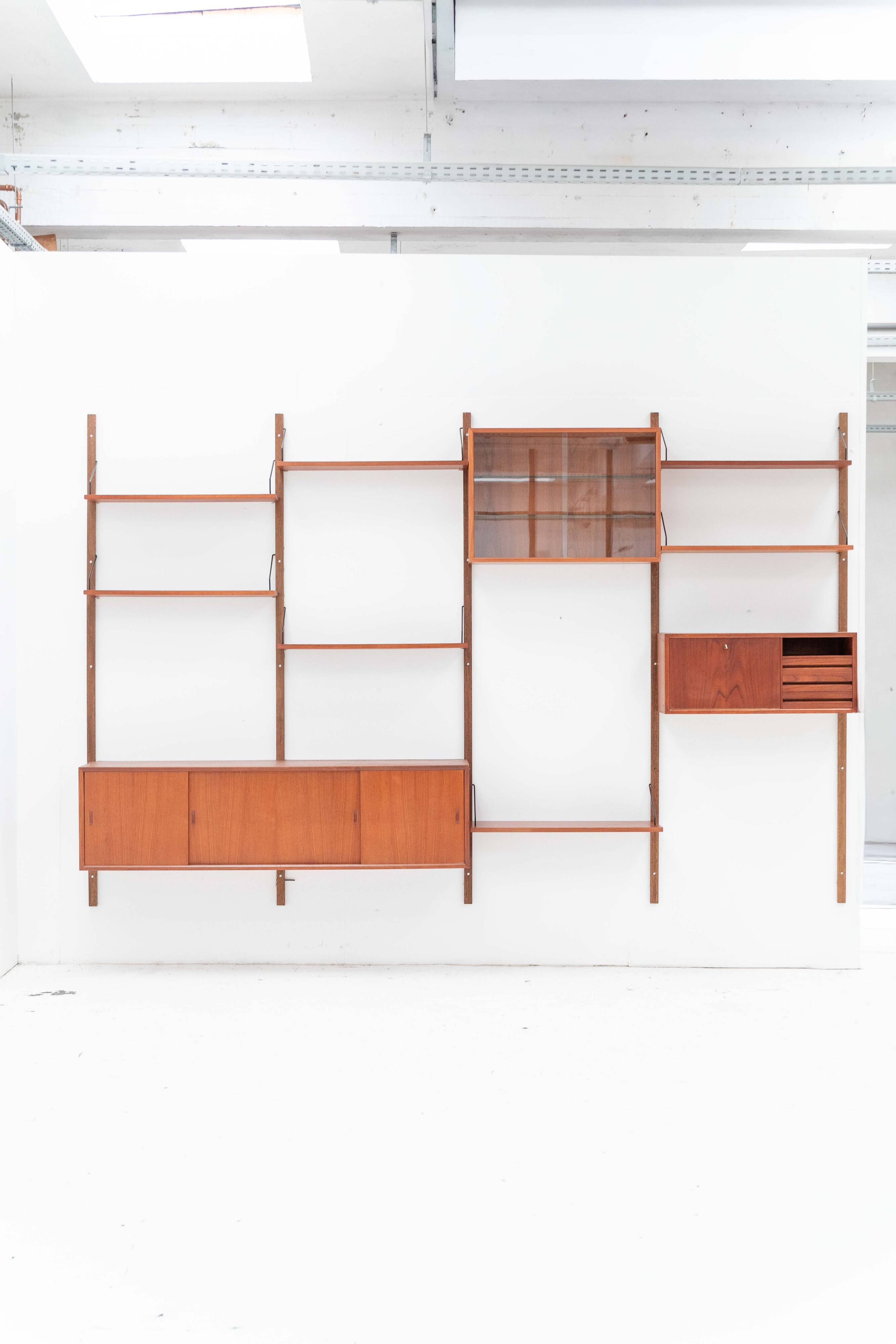 4-Bay Wall Unit by P. Cadovius