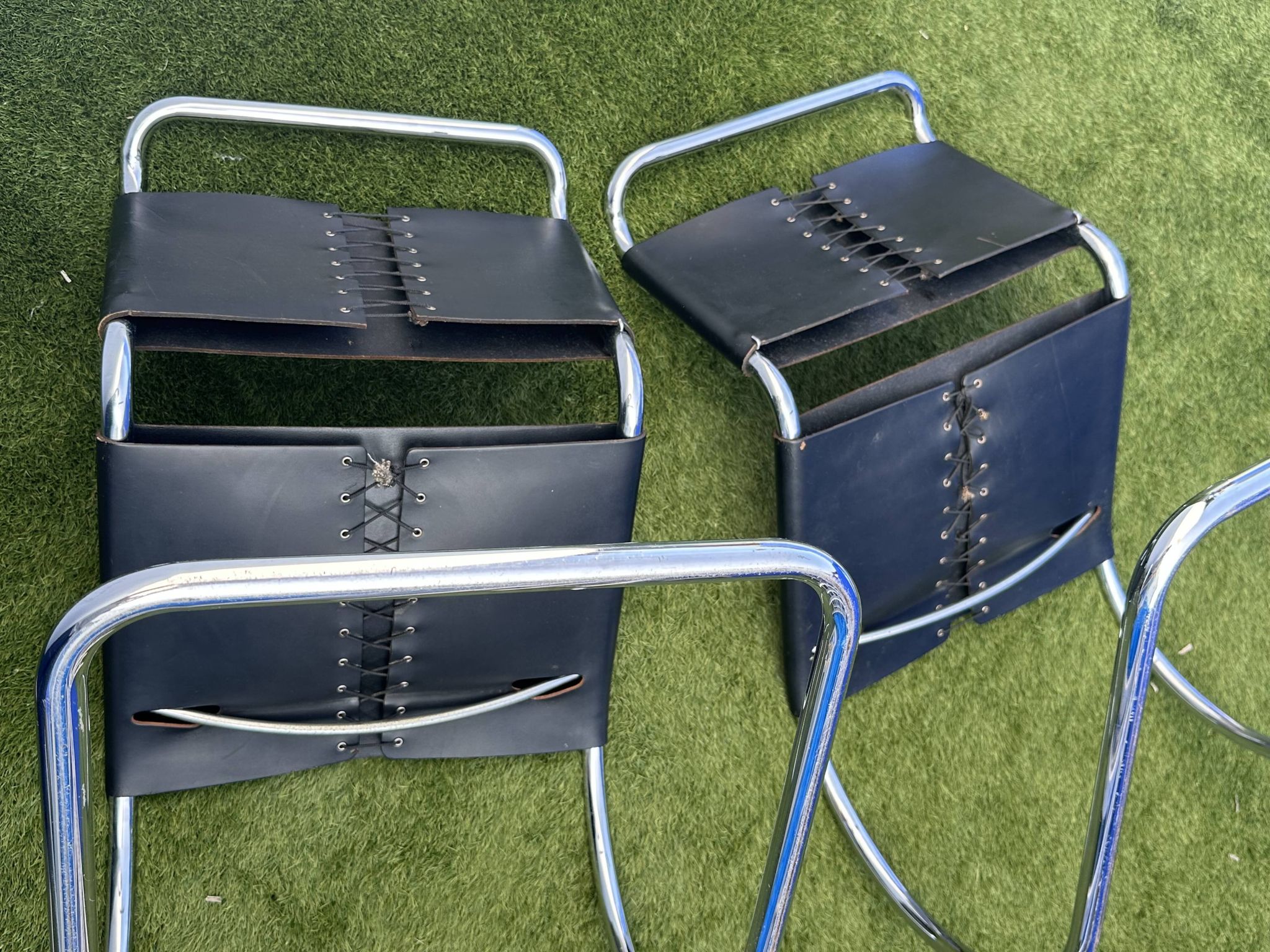 Pair of MR 10 chairs with Mies Van der Rohe laces, Knoll International