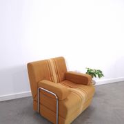 Jaren 70 uittrekbare lounge fauteuil bruin gestreept met Chromen buisframe