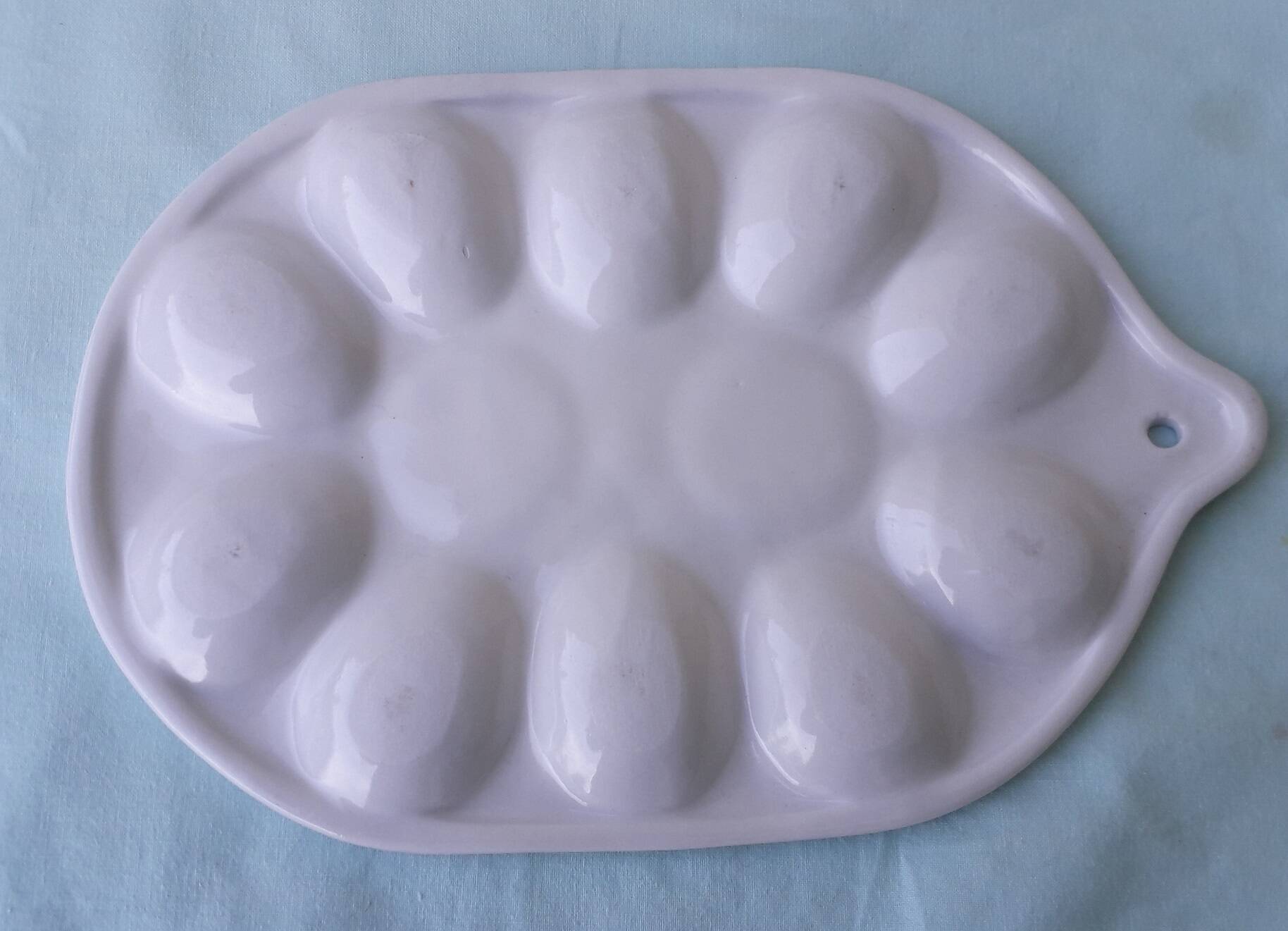 Egg holder or egg display