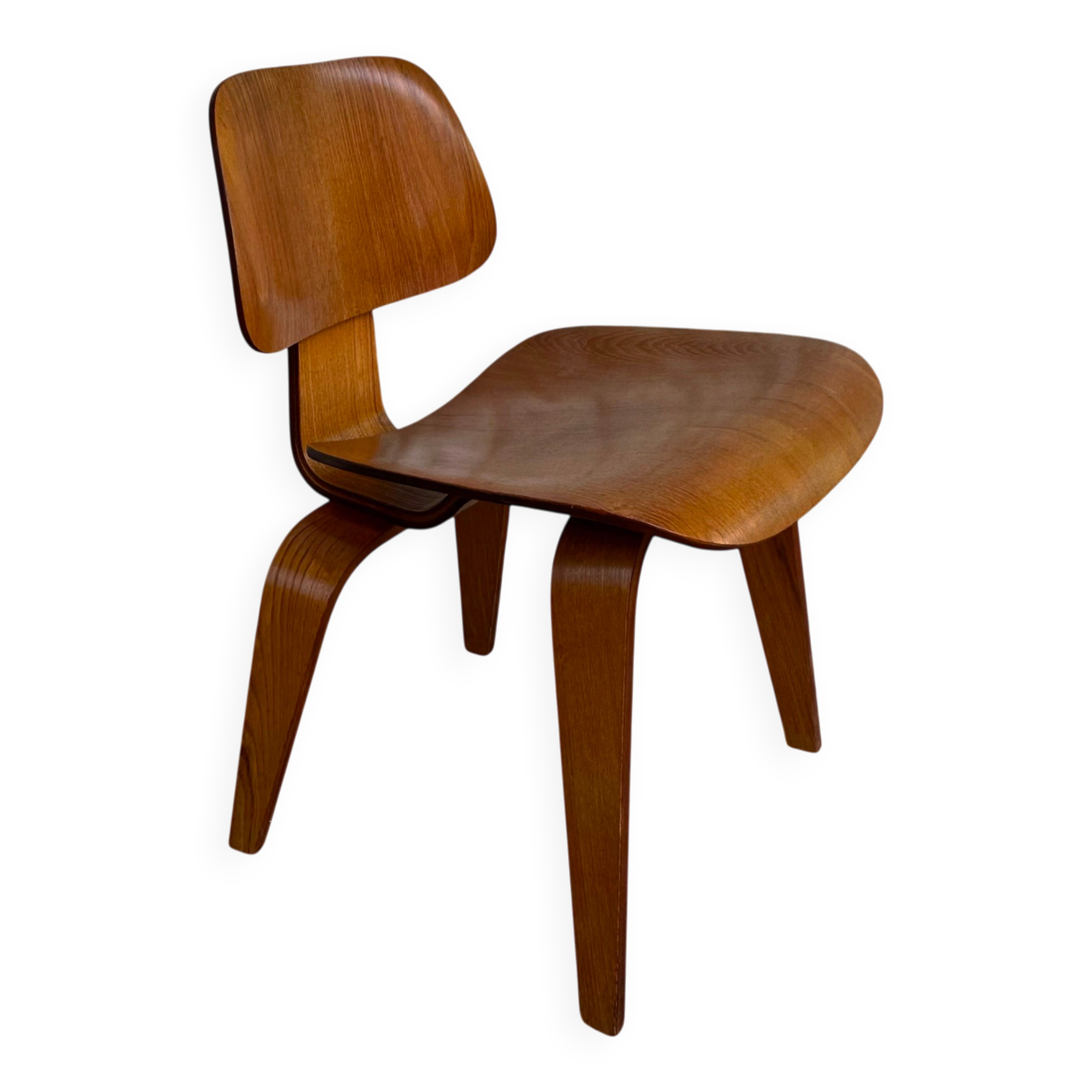 DCW chair in walnut by Charles & Ray Eames for Herman Miller, 1950-53
