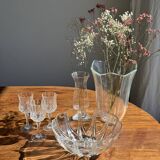 Small vintage Arcoroc Codec glass salad bowl with stylized petal patterns