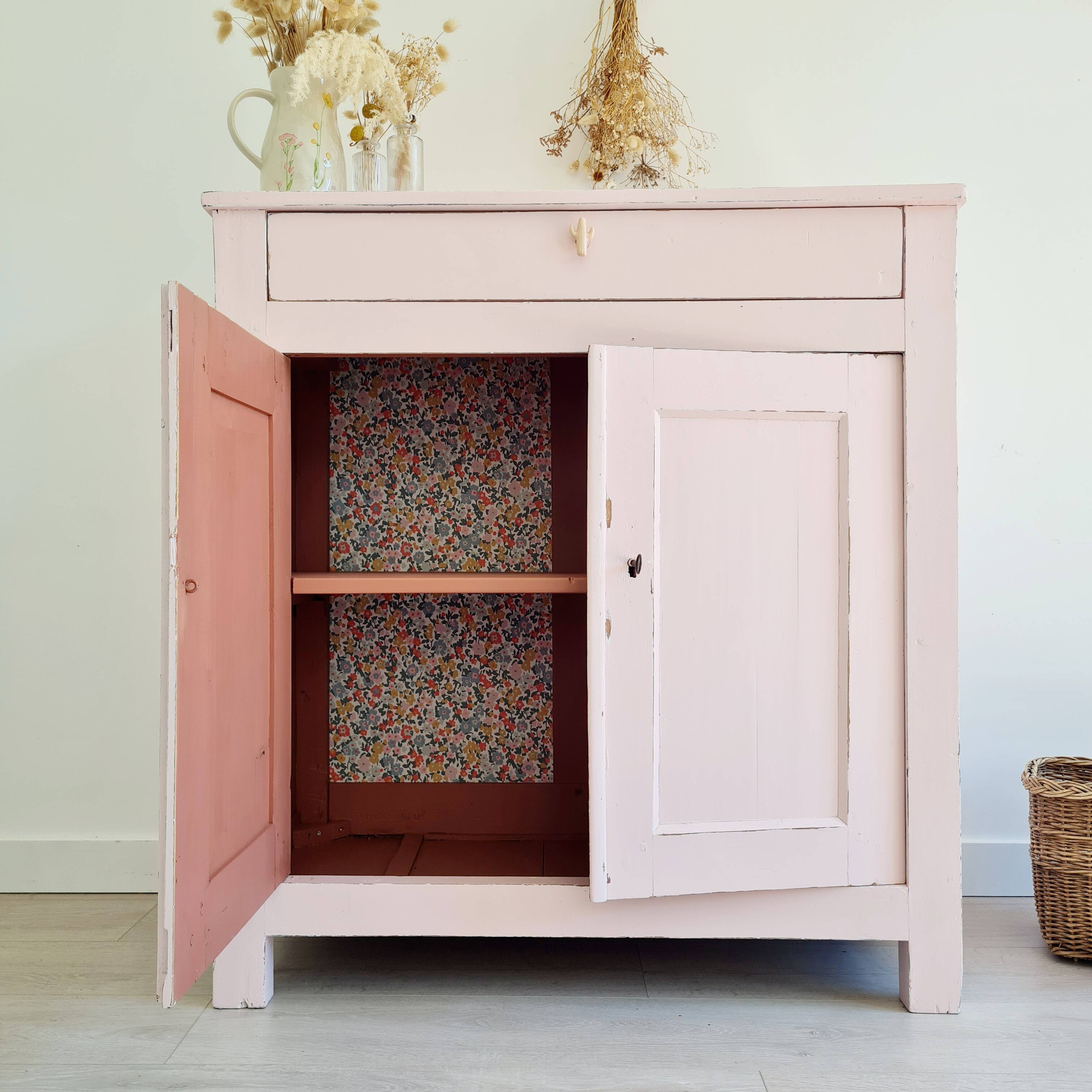 Buffet parisien rénové - rose intérieur liberty