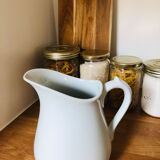 Pot à lait en porcelaine