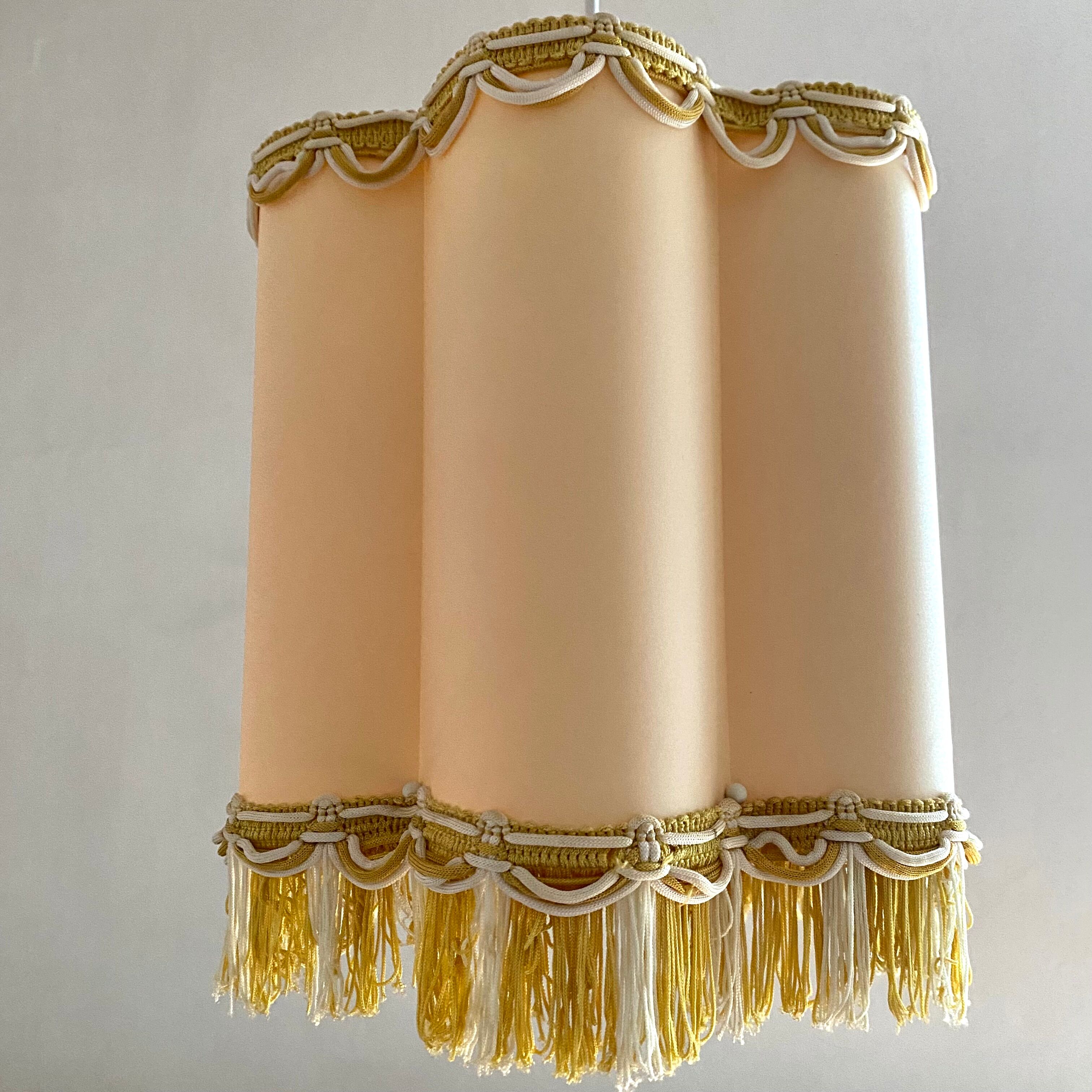 Vintage suspension lampshade with fringes