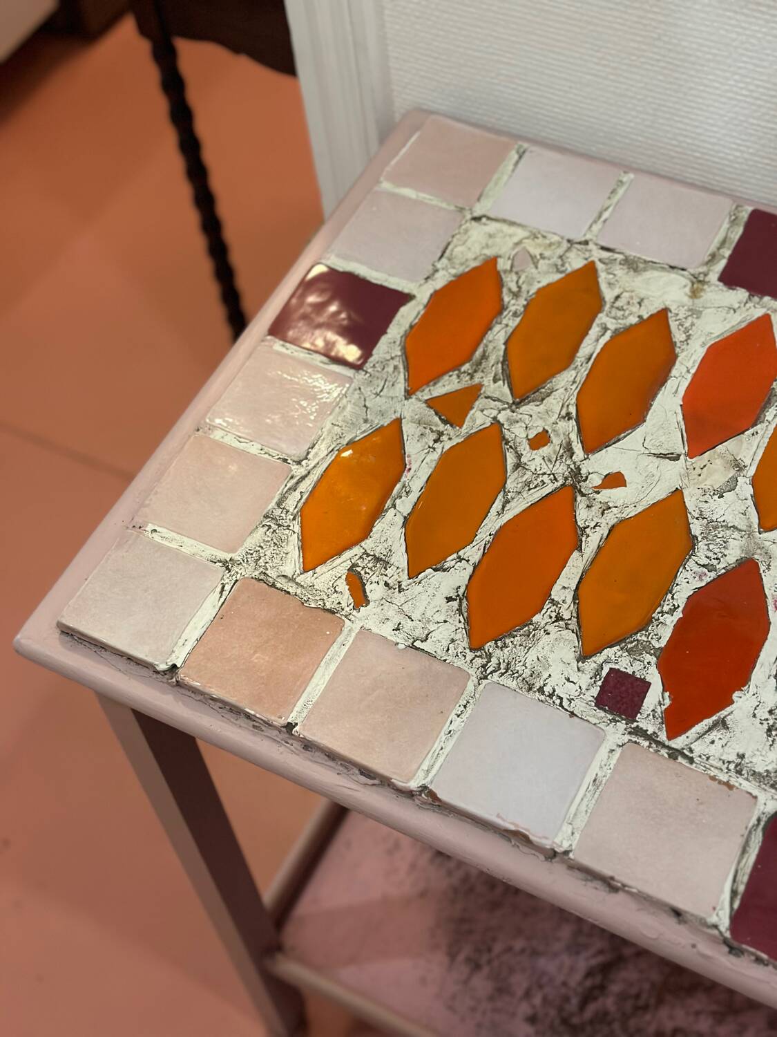 Side table console mosaic pink orange original vintage charm colourful