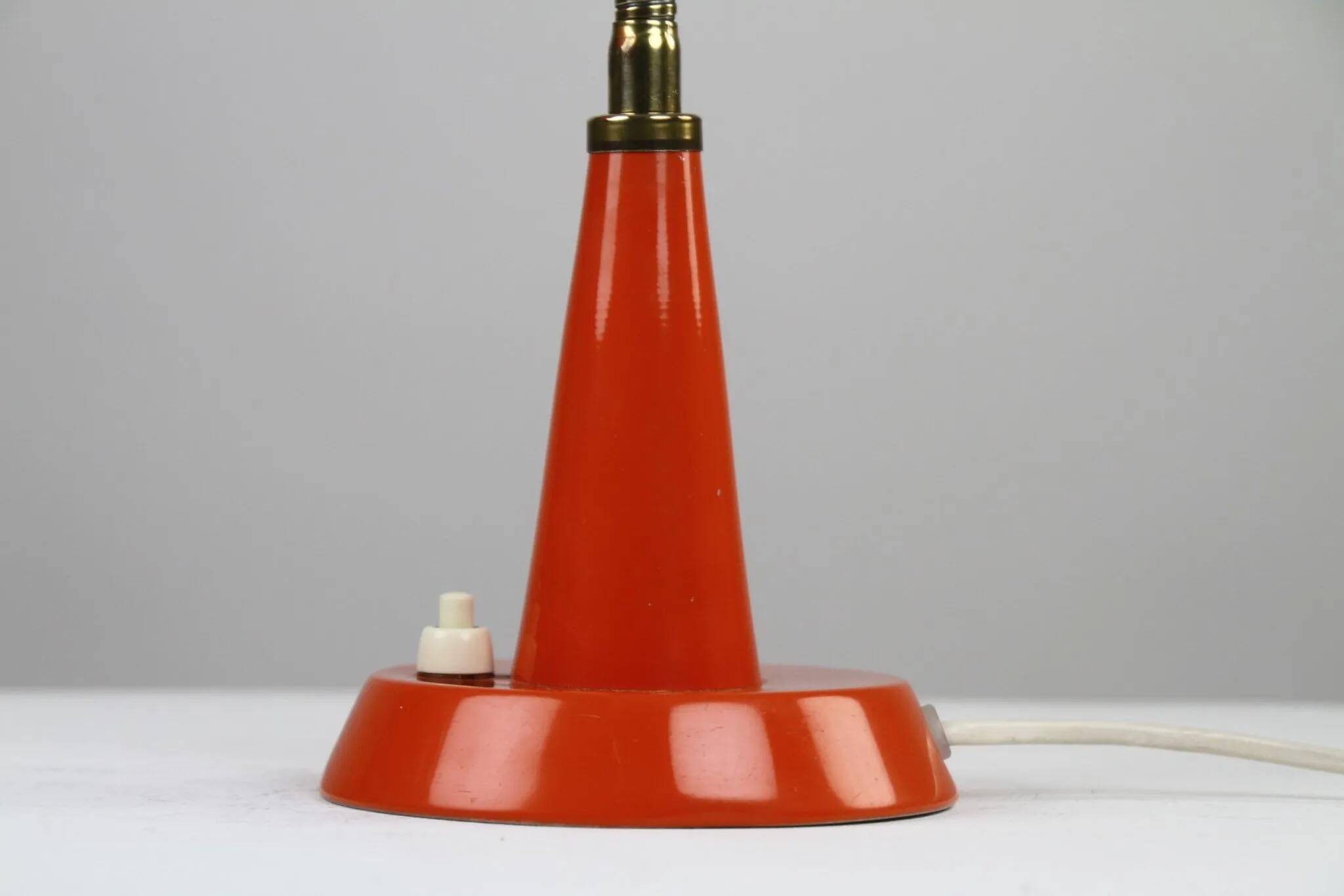 Gemi Model 600/5 Table or Desk Lamp – Swedish Modernism in Burnt Orange