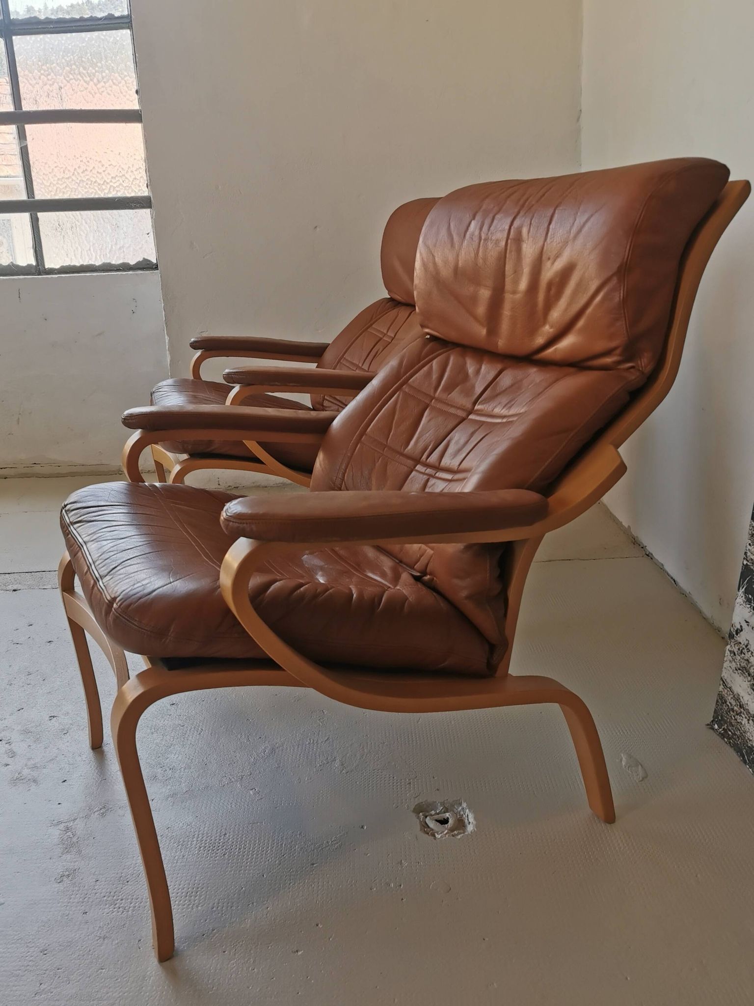 Paire de fauteuils scandinaves vintage