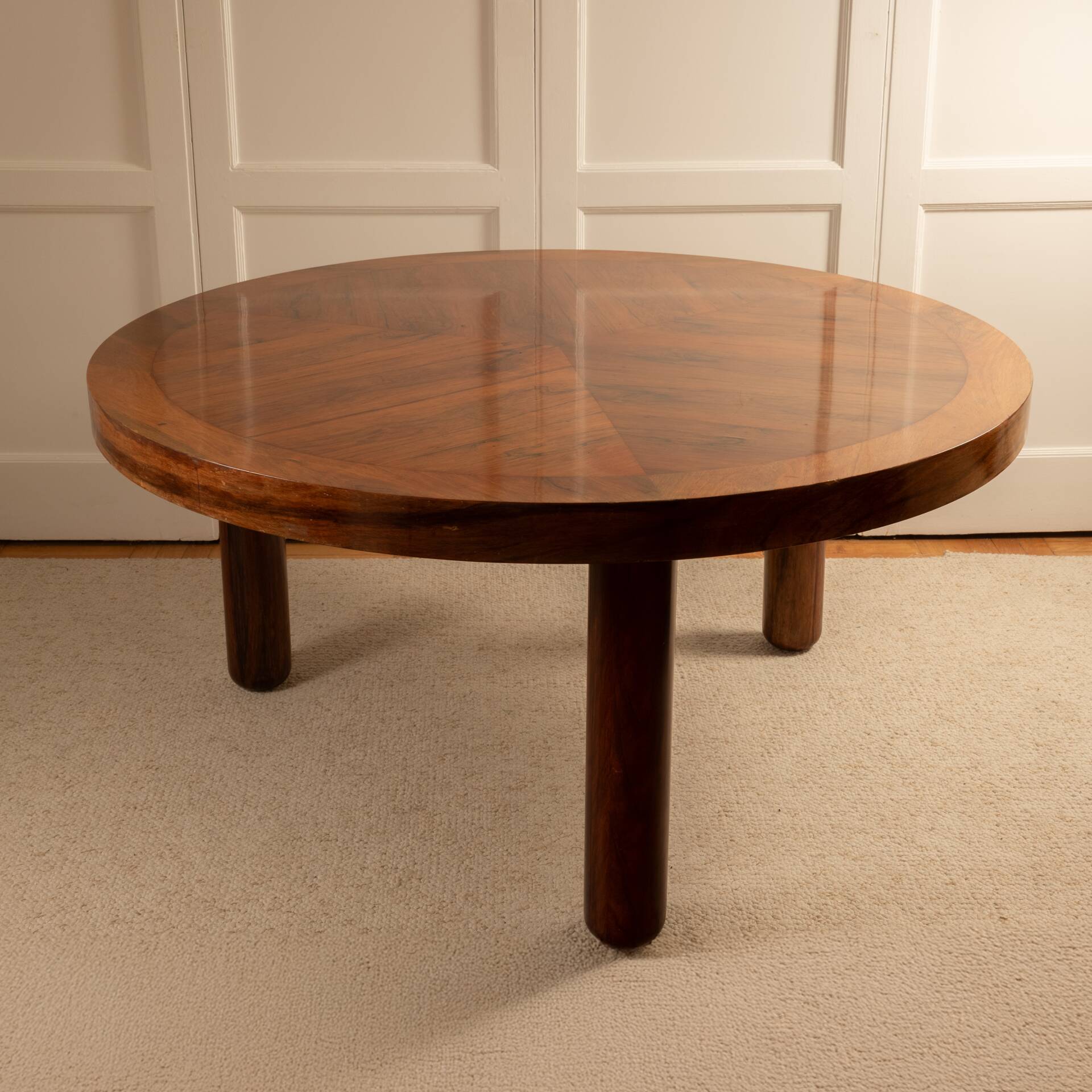 Round dining room table - Brazil 1960
