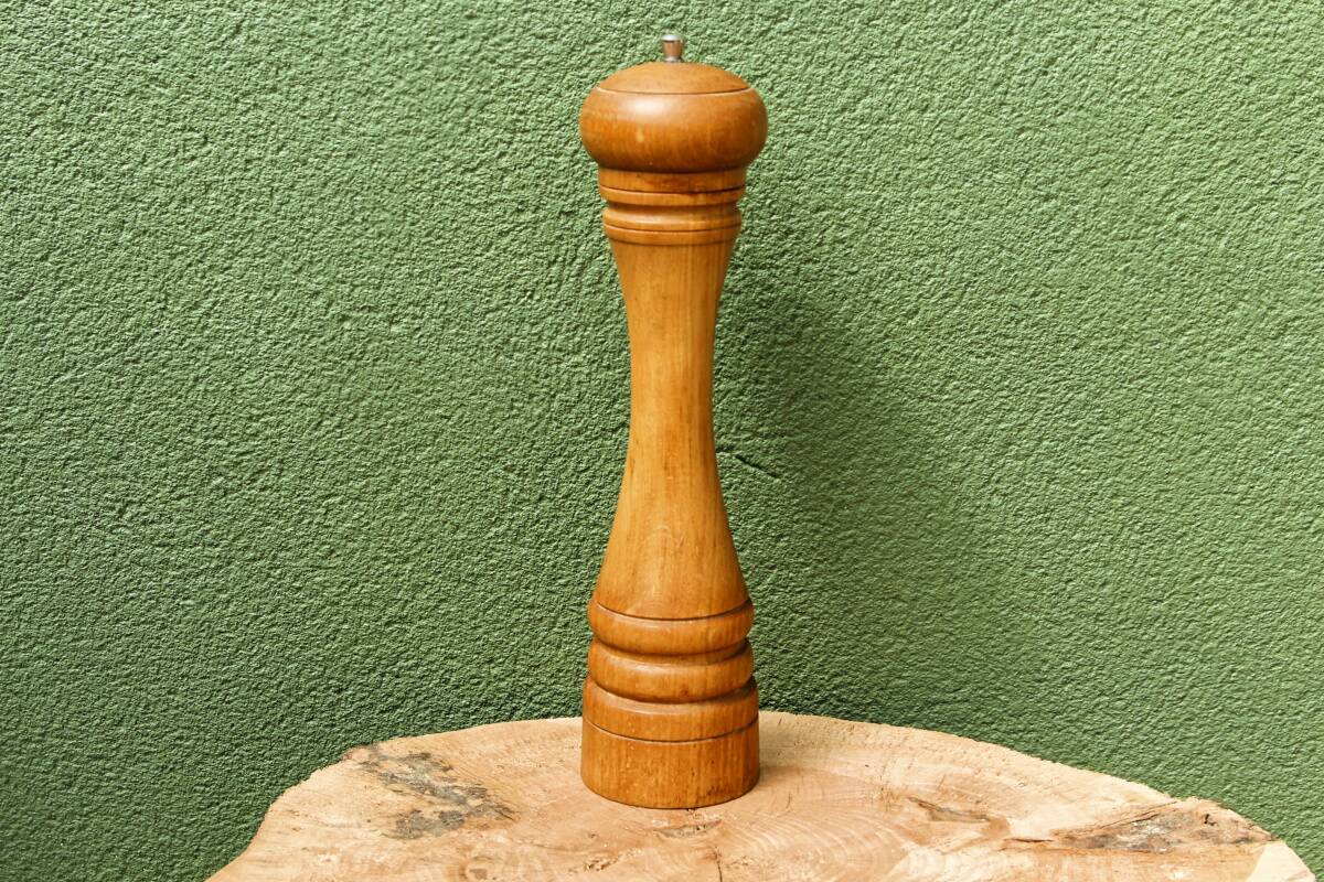 Moulin à poivre monumental, Marlux