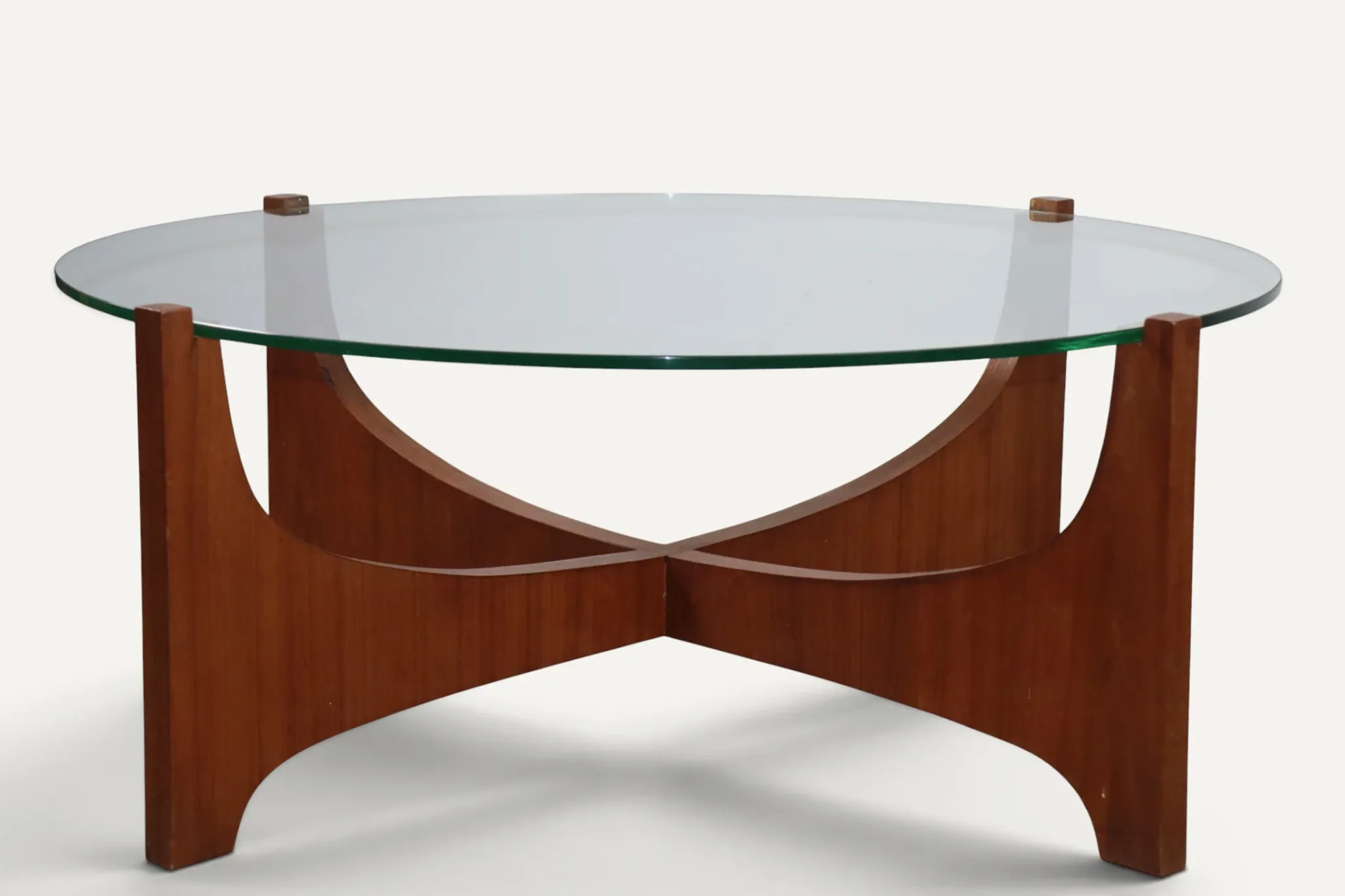 Round coffee table in teak and glass, after Hugues Poignant – 1960s
