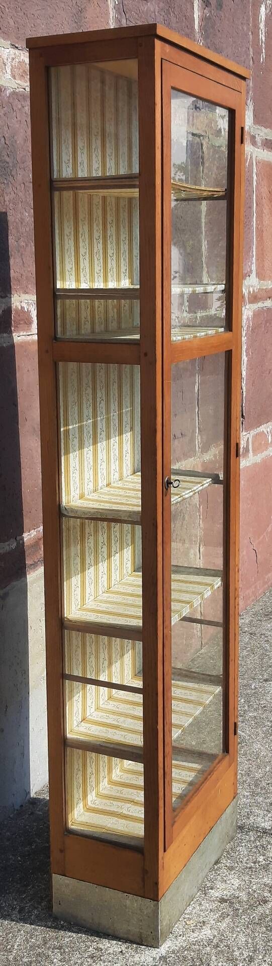 Display cabinet (Height 2.10m)