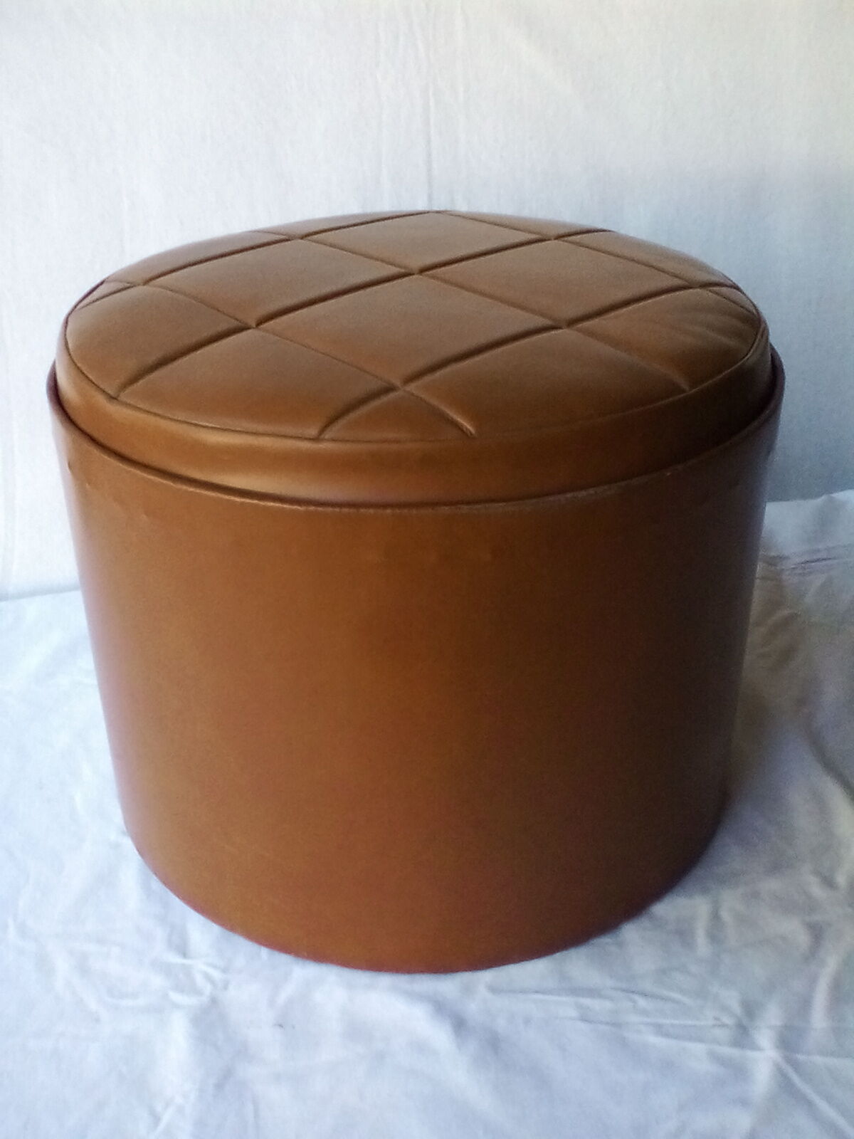 Pouf in skai with storage 60s