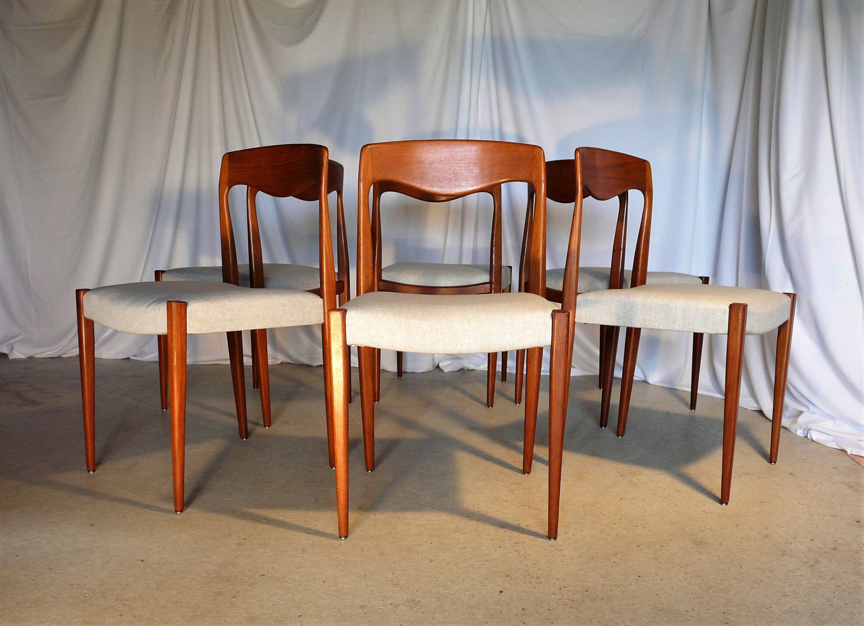 Set of 6 scandinavian teak chairs