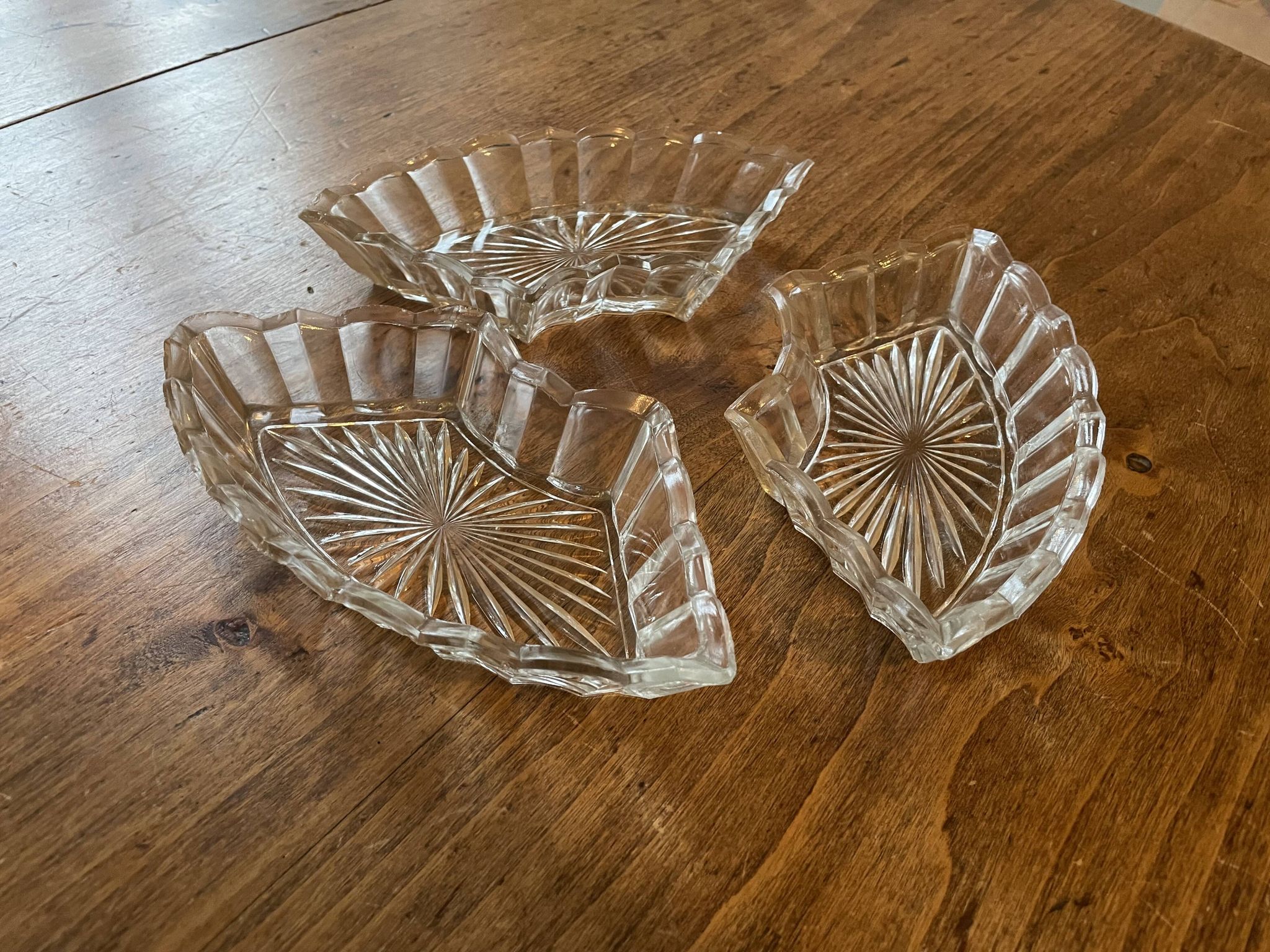 Lot 3 coupelles apéritif en verre taillé - anciennes, vintage