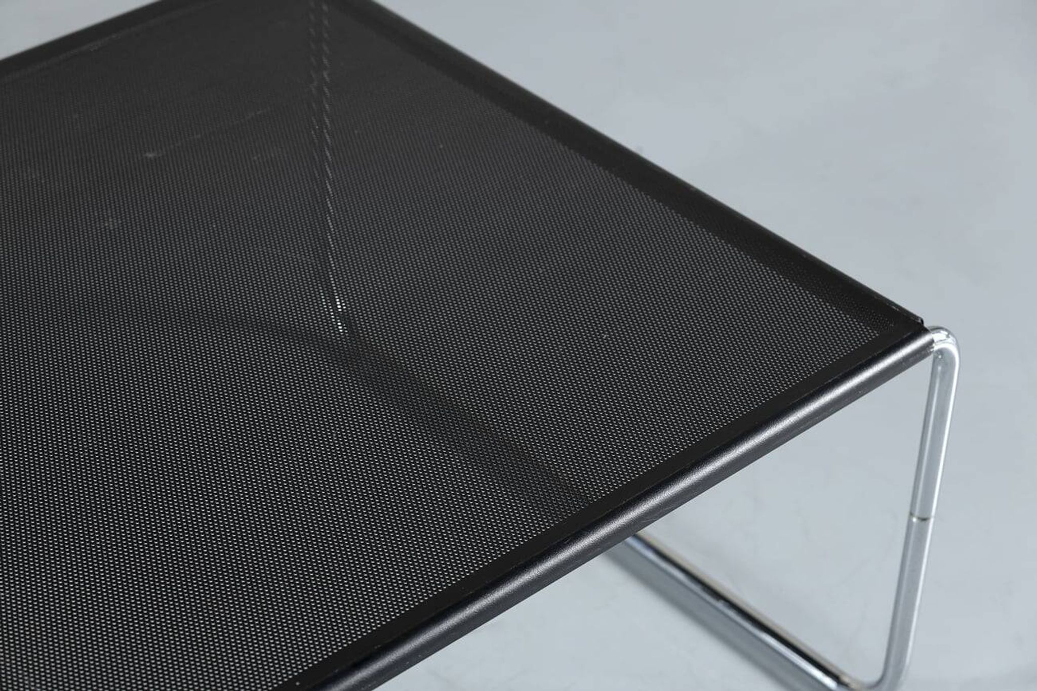 Table basse en métal noir et aluminium, Danemark, années 1970
