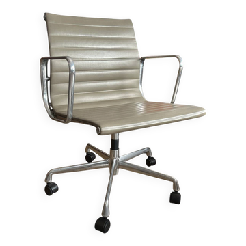 Eames Aluminium Chair office chair for Vitra