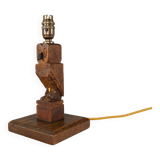 Lampe de table ou de chevet en chêne anglais rustique sculptée à la main des années 1930