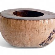 Centre de table Wabi Sabi moderne organique Coco de Mer, sculpté à la main, 19e siècle.