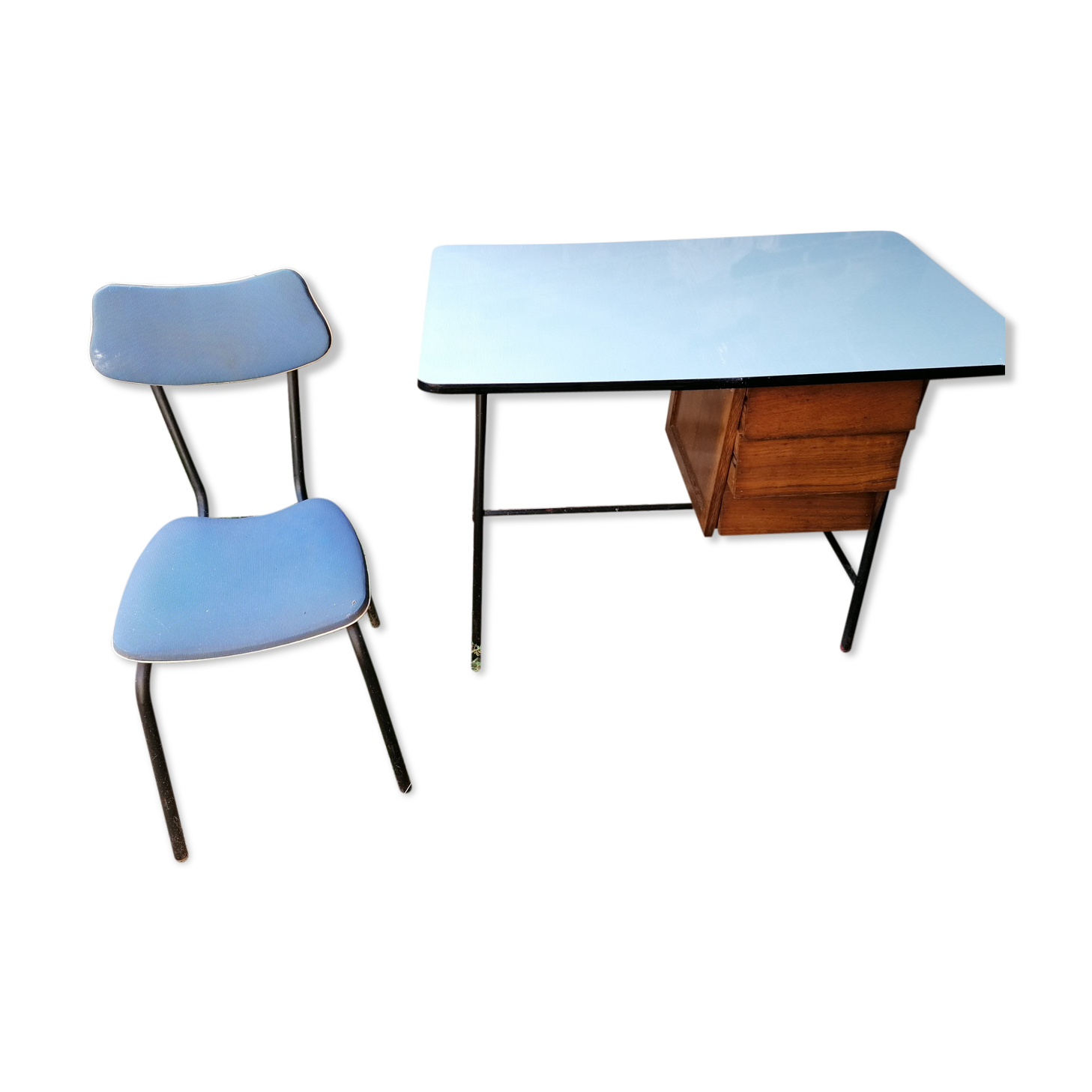 Vinatge desk and chair