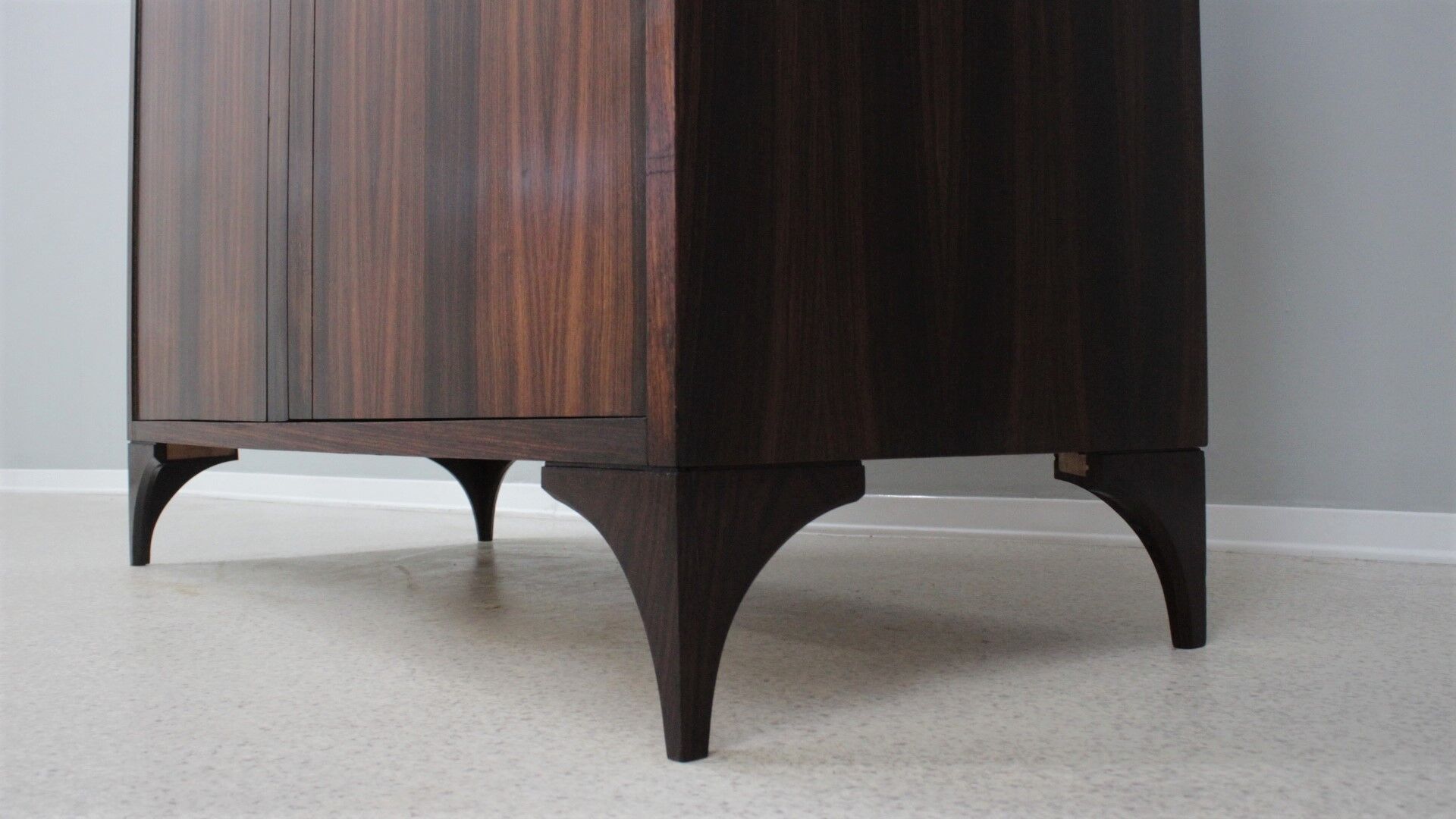 Italian mid century rosewood wardrobe 1950s