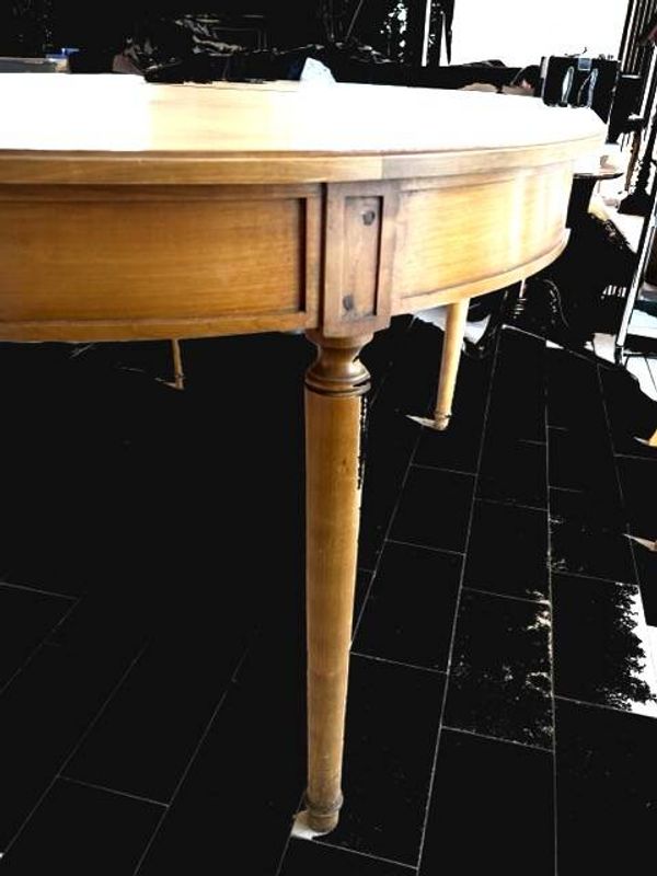 Table extensible et 4 chaises en merisier