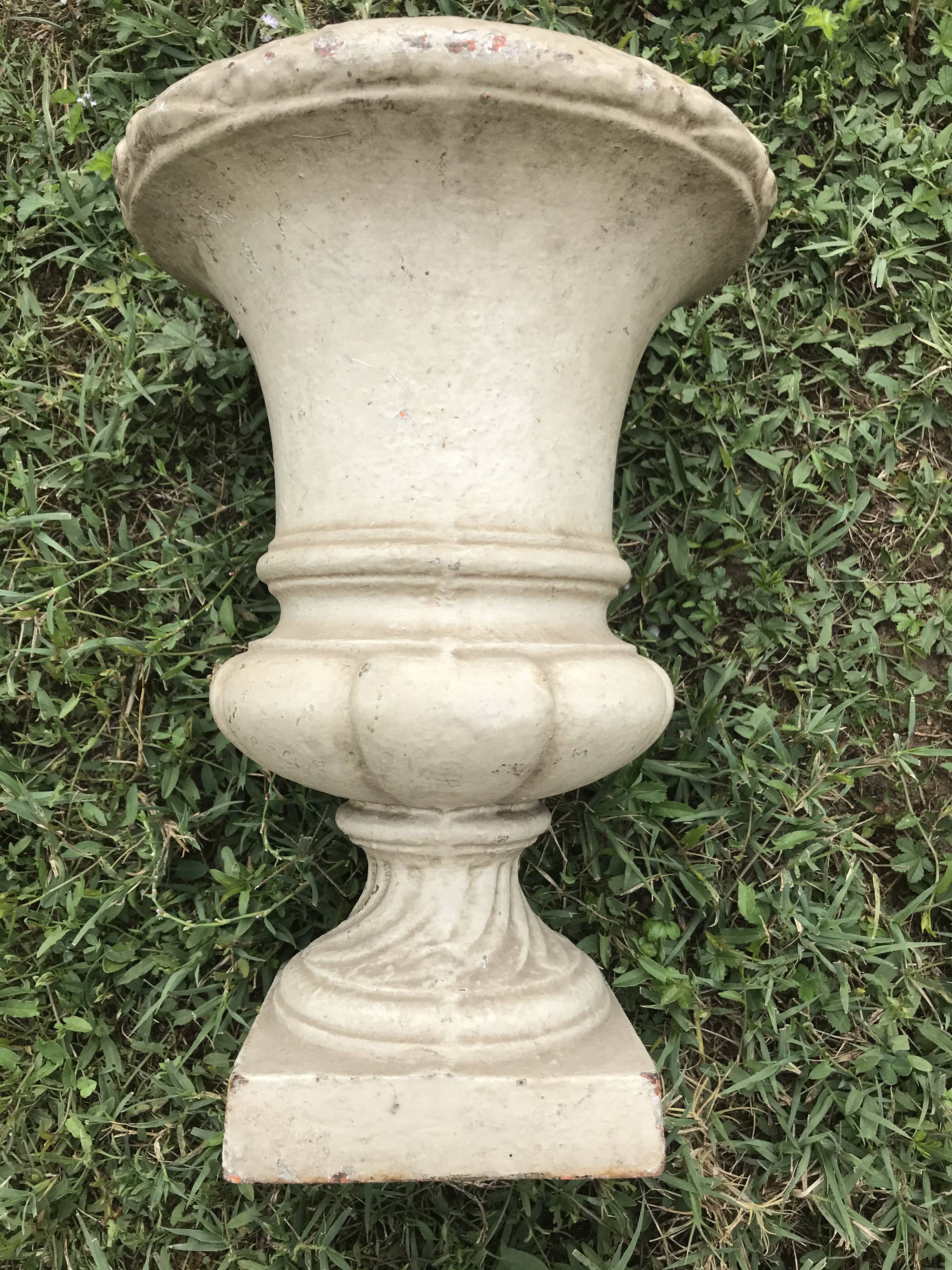 Old Médicis vase