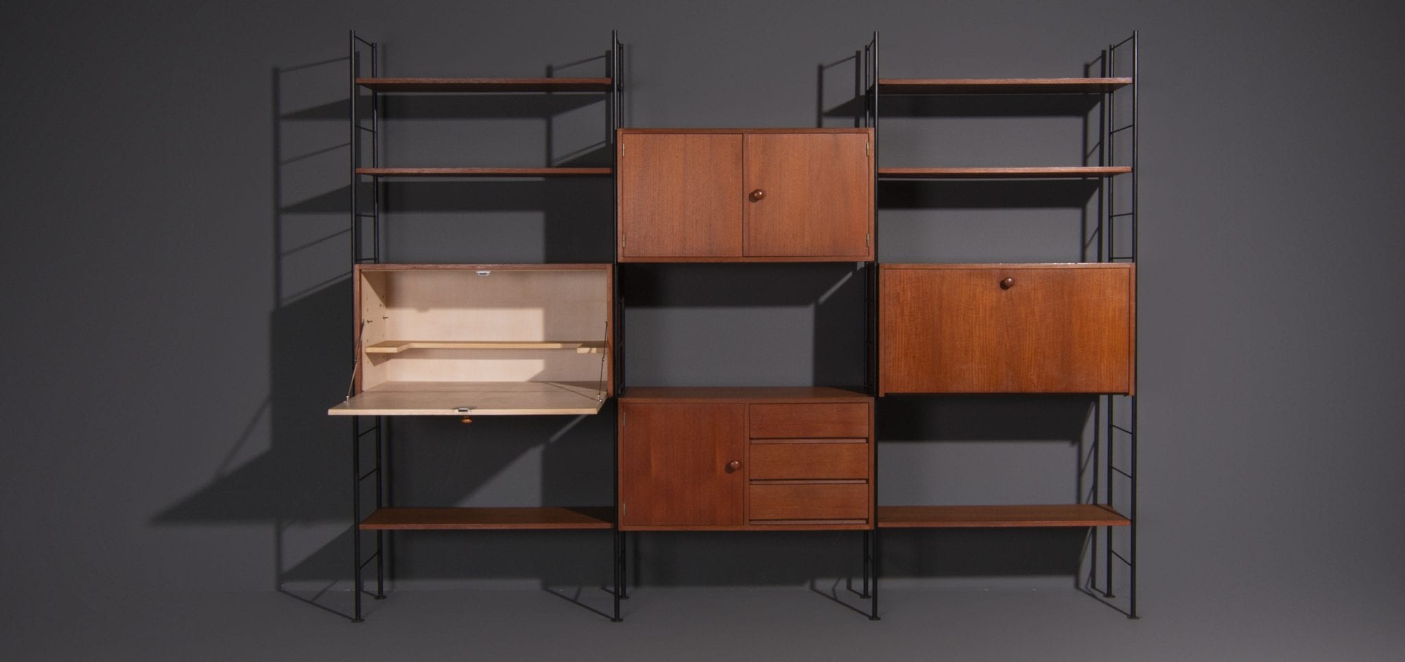 Vintage design wall shelf produced by Holz-pfel