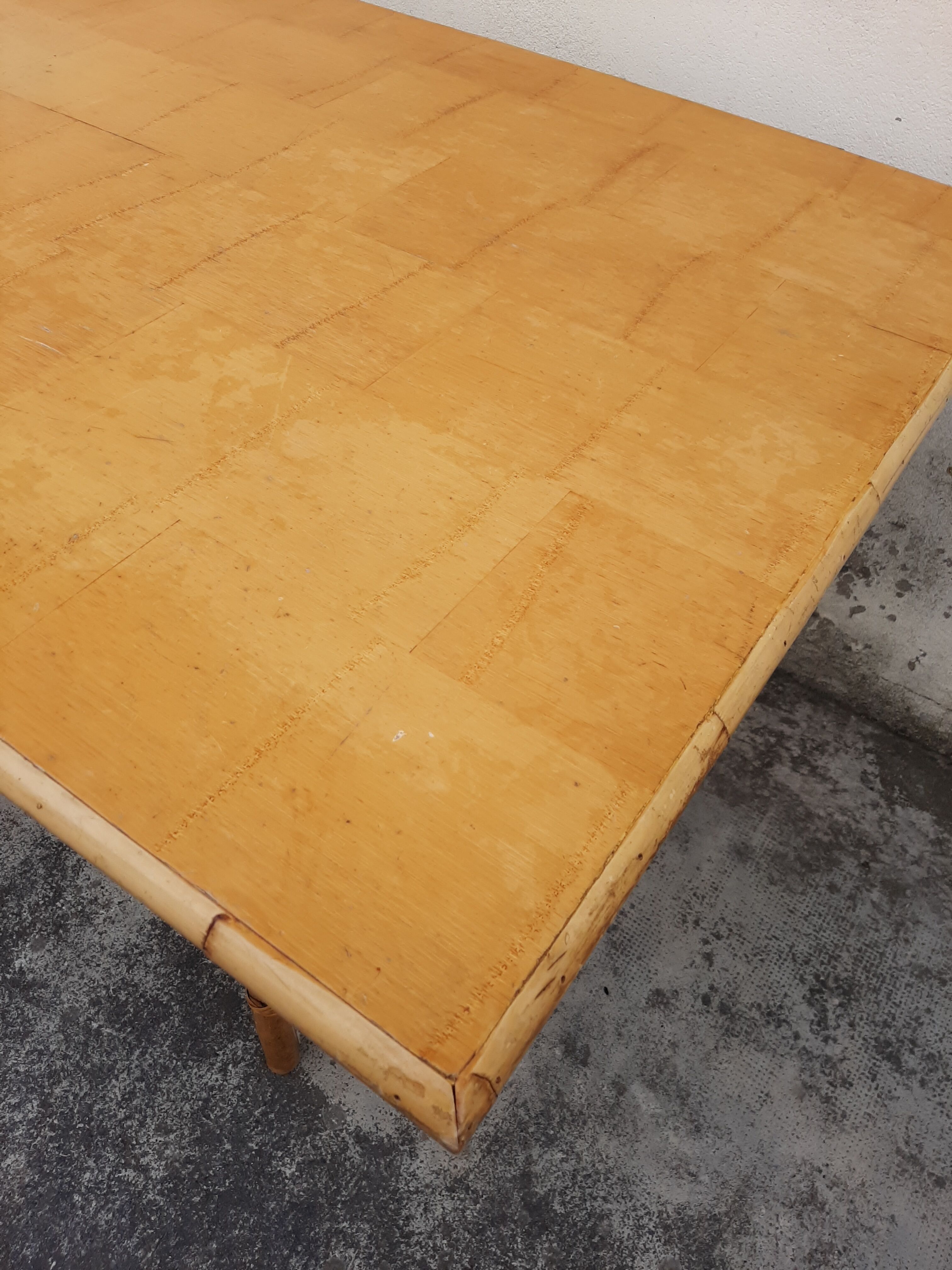 Table de salle à manger en rotin années 50