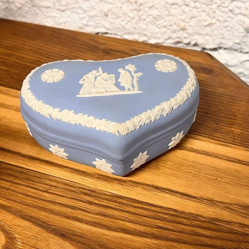 Heart box in Wedgwood