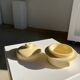 Terrine en céramique jaune clair glacée