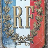 Plaque bearing the flags of mary French Republic